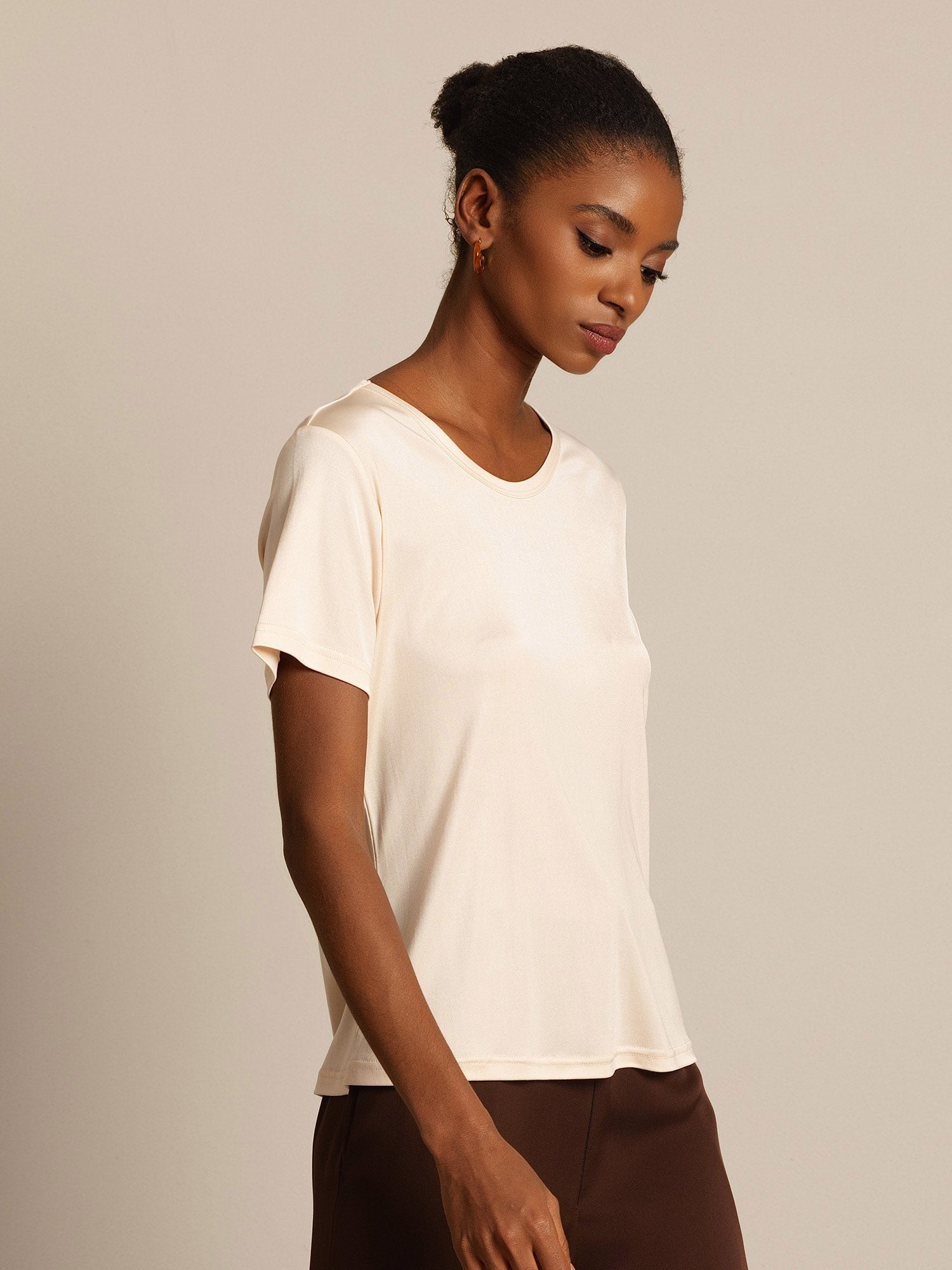 [Beige] SilkSilky-UK Silk Knitted Round Neck Women's T-Shirt 007,