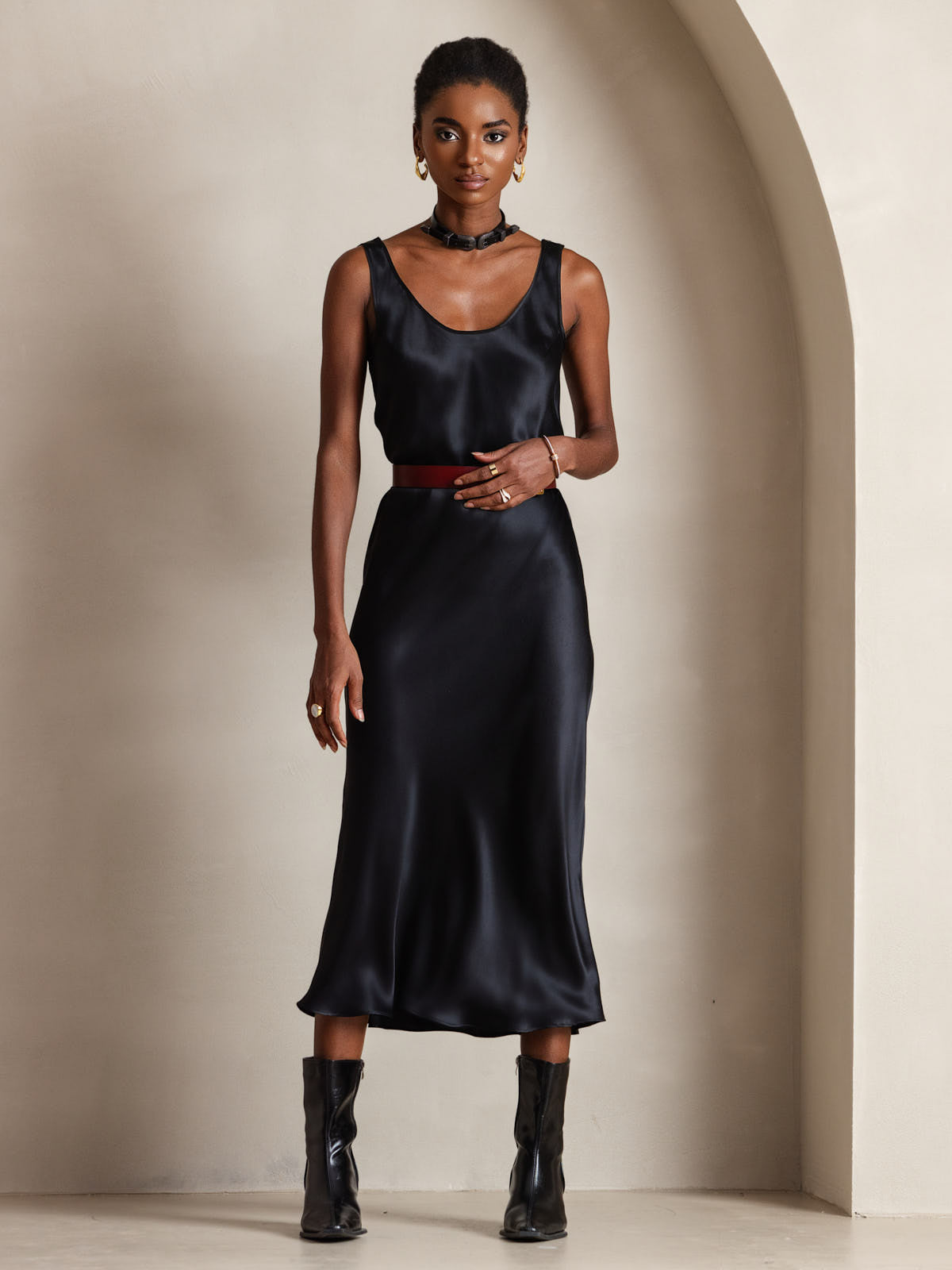 [Black] SilkSilky-UK Pure Silk Boat Neck Dress 006