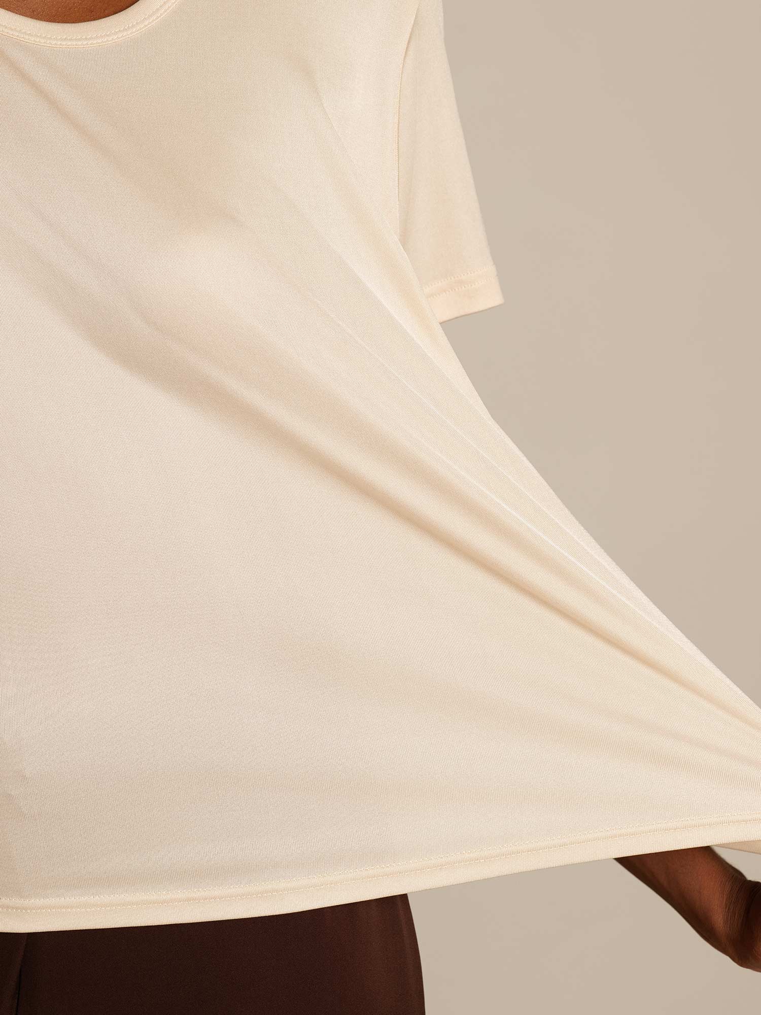 [Beige] SilkSilky-UK Silk Knitted Round Neck Women's T-Shirt 004