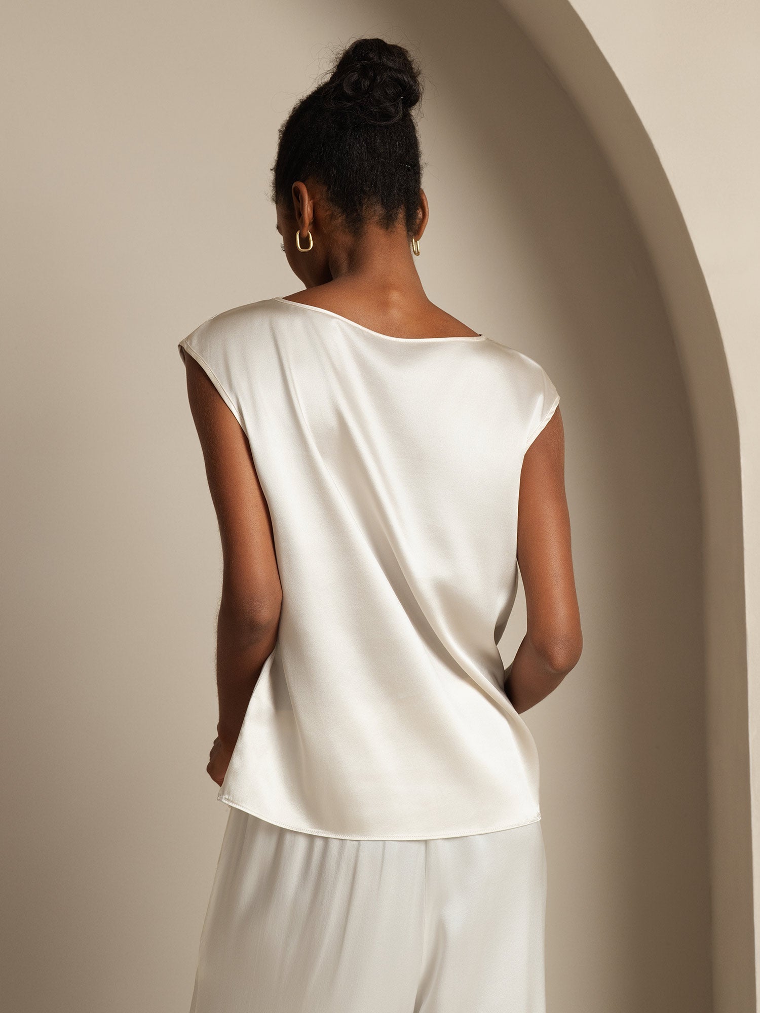 [White] SilkSilky-UK Cap Sleeve Round Neck Women's T-Shirt 002