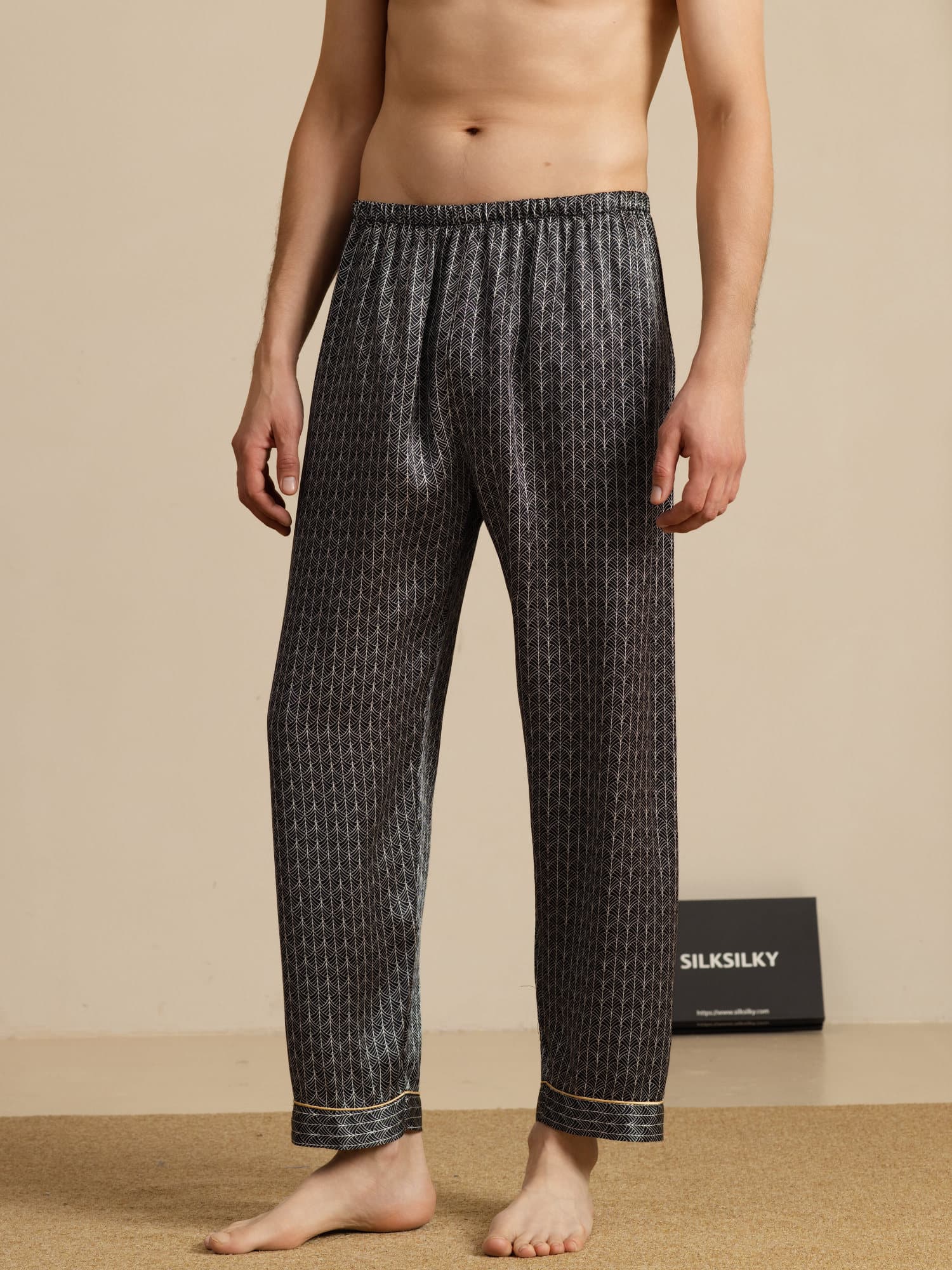 [Black Ginkgo] SilkSilky-UK Men's Sleep Shorts 001