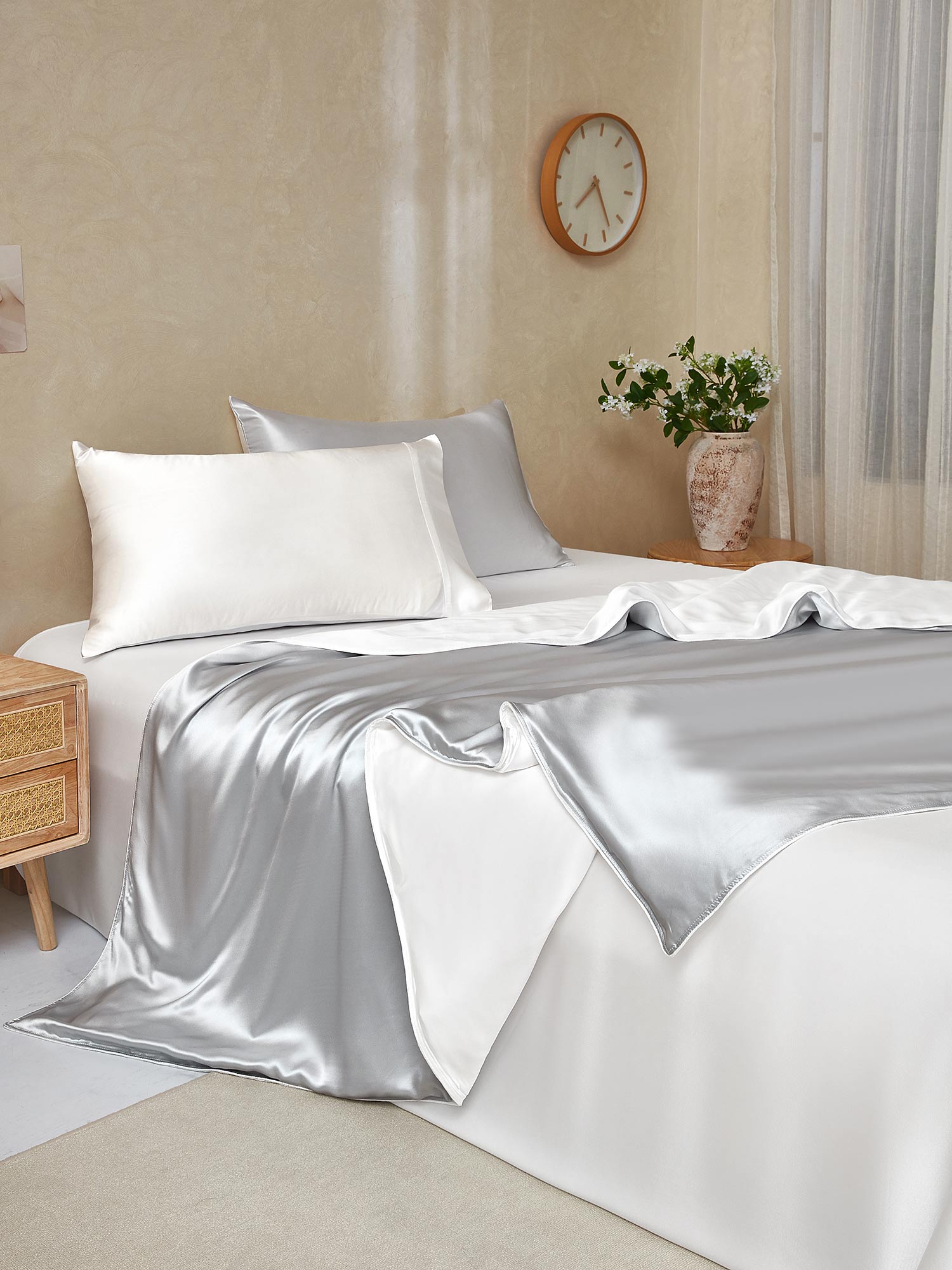 [LightGray+White] SilkSilky-UK 25Momme Pure Silk Bedding Set 001,