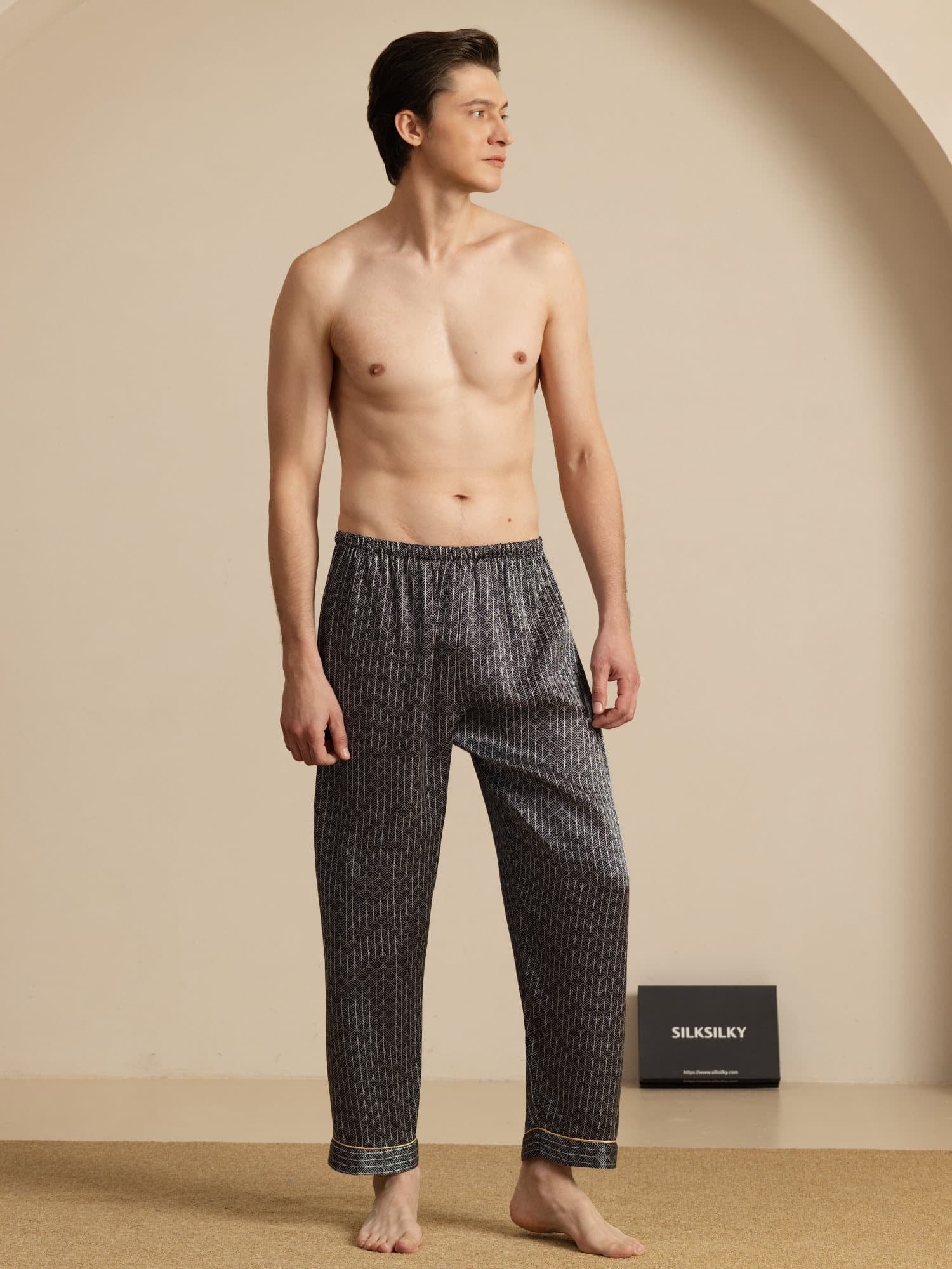 [Black Ginkgo] SilkSilky-UK Men's Sleep Shorts 005