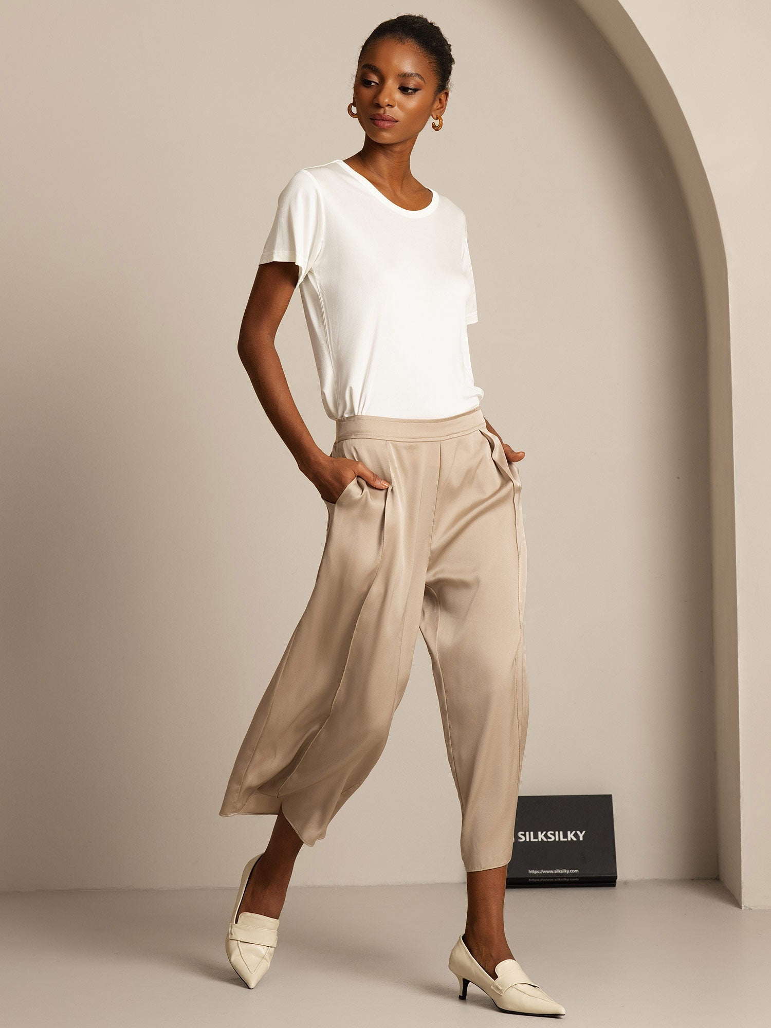 [White] SilkSilky-UK Silk Knitted Round Neck Women's T-Shirt 007,