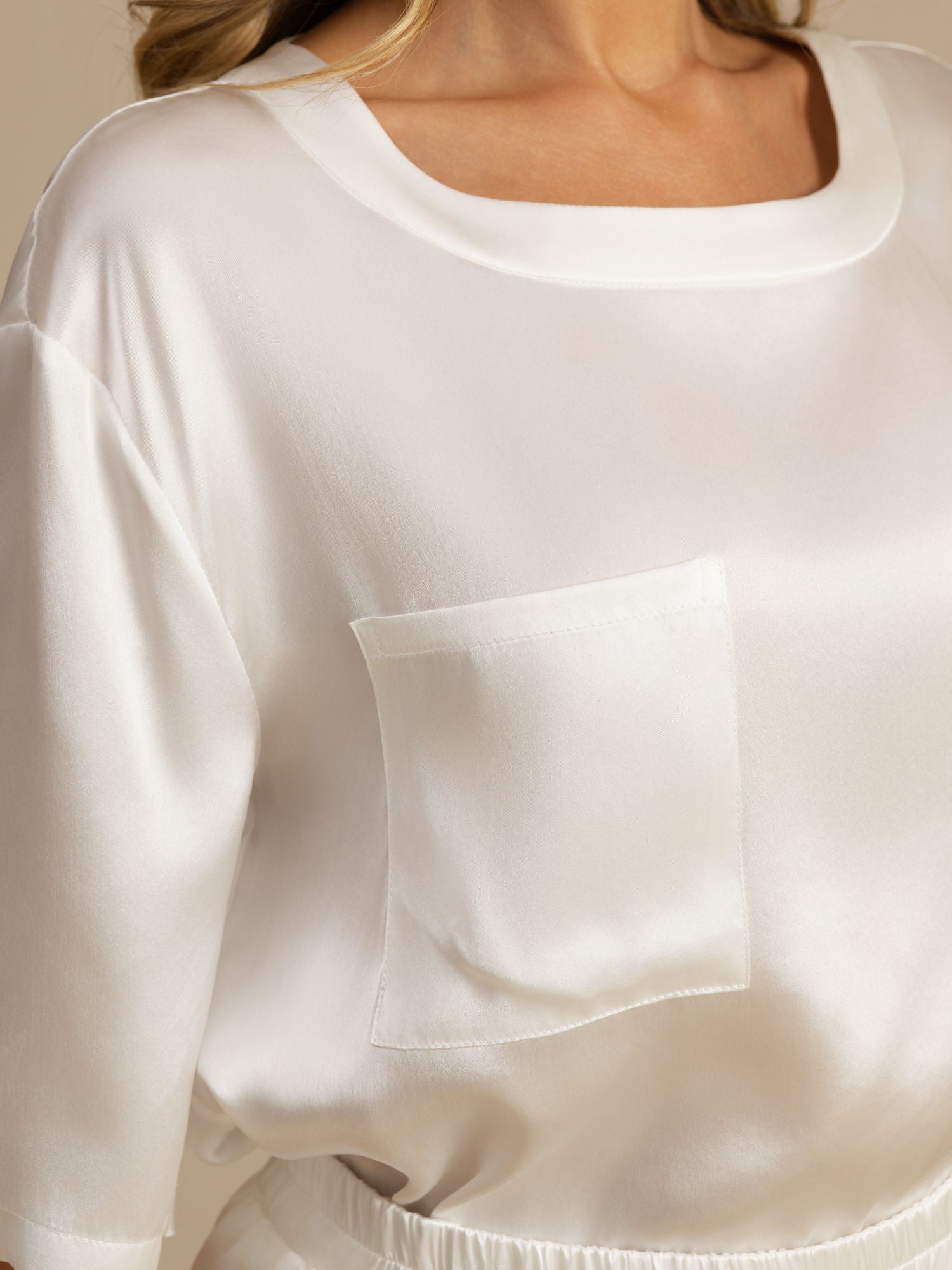 [White] SilkSilky-UK Pure Silk Short Sleeve Round Neck Women's Pyjamas 004