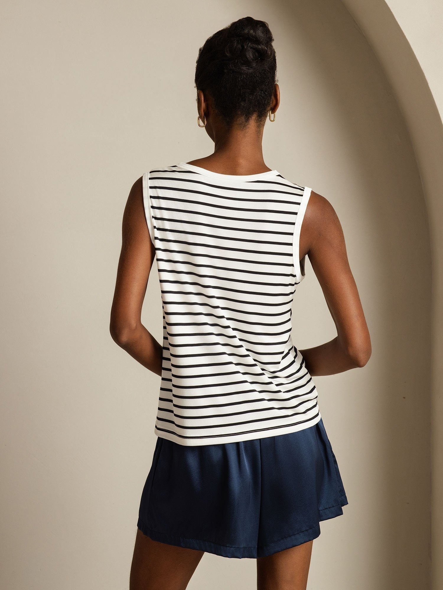 [White Stripe] SilkSilky-UK Pure Silk Sleeveless Round Neck Camisole 002