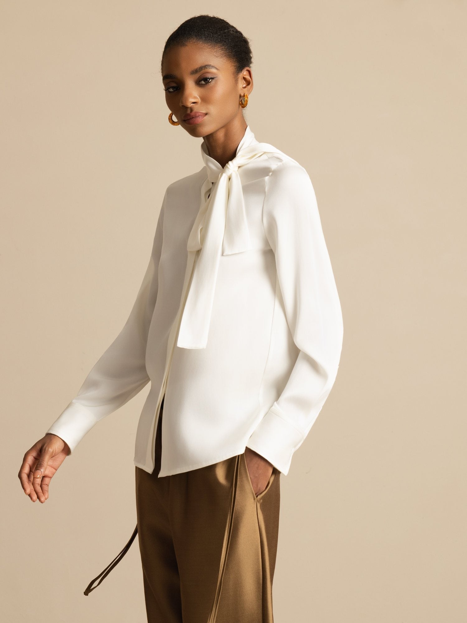 [White] SilkSilky-UK 19Momme Silk Long Sleeve Tie Neck Blouse 006