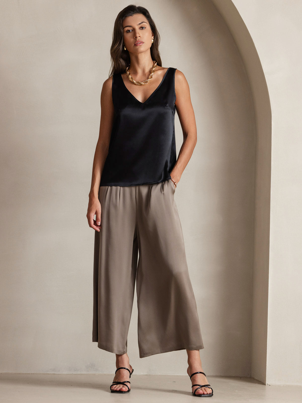 [Black] SilkSilky-UK 19Momme Silk V Neck Camisole 006