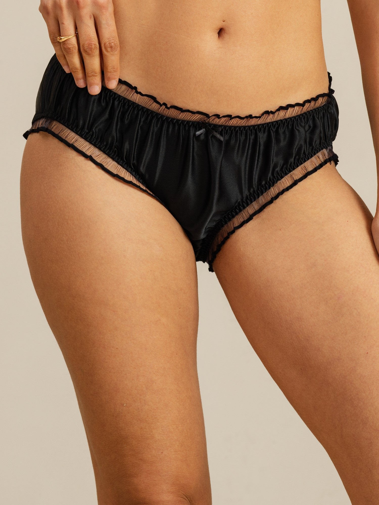 [Black] SilkSilky-UK Panty 003