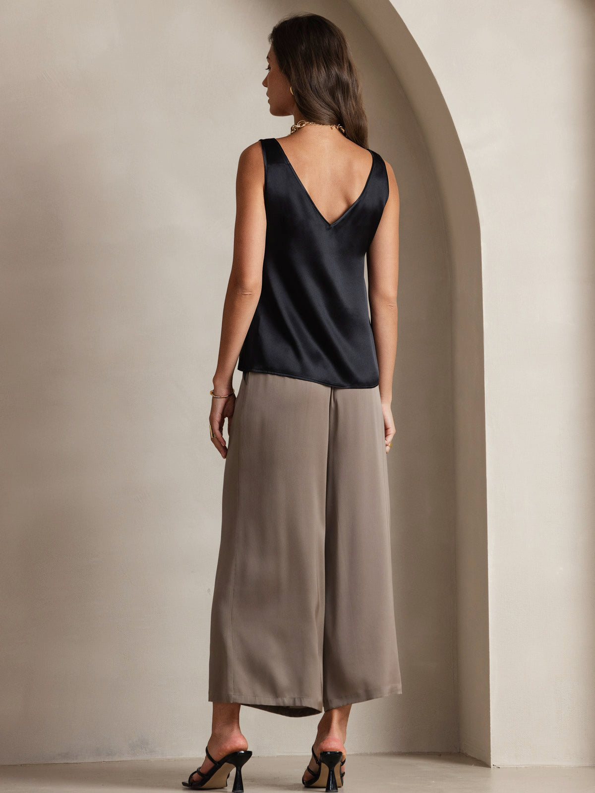 [Black] SilkSilky-UK 19Momme Silk V Neck Camisole 002