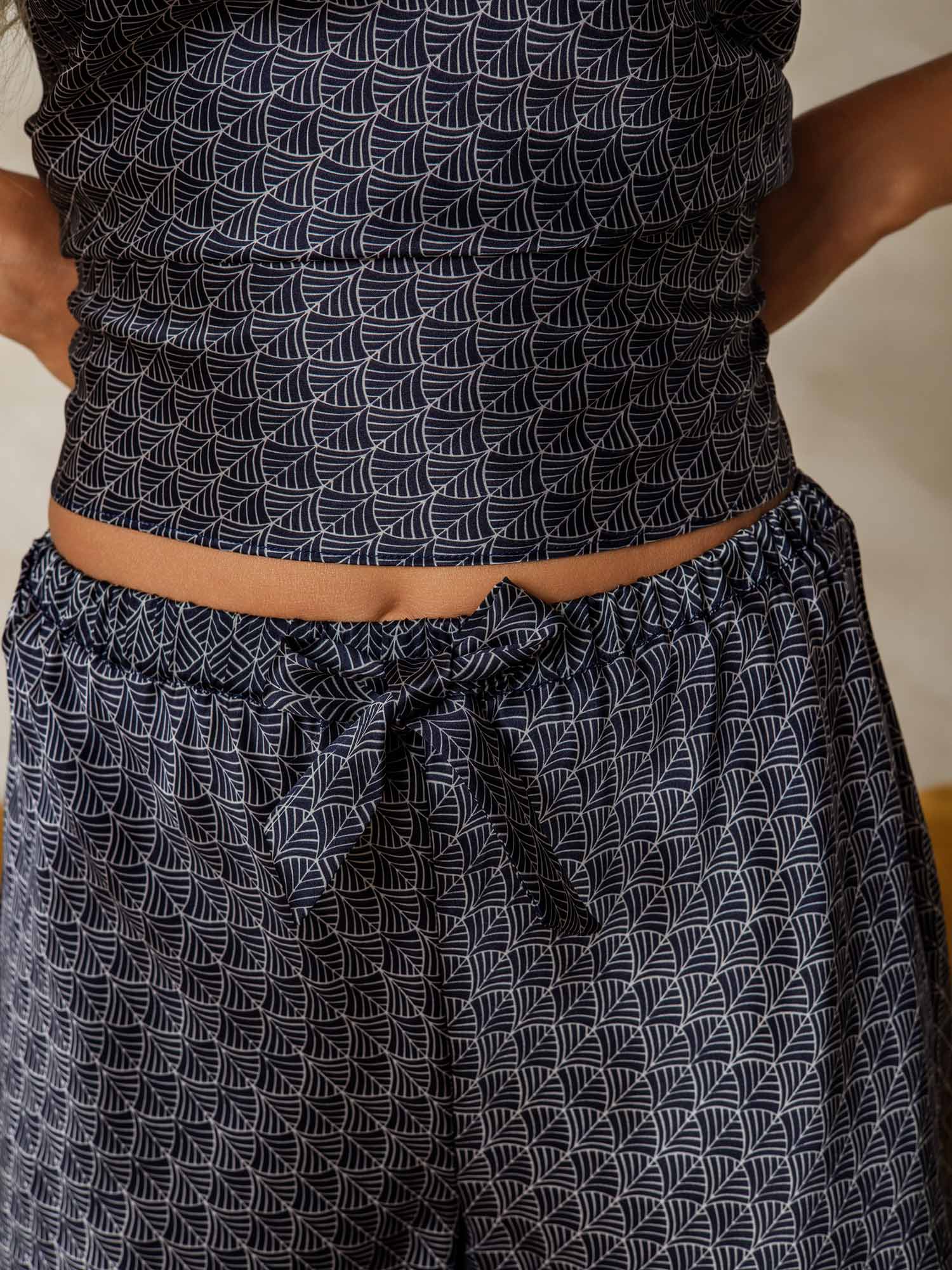 [Navy Ginkgo] SilkSilky-UK Pure Silk V Neck Camisole Set 006