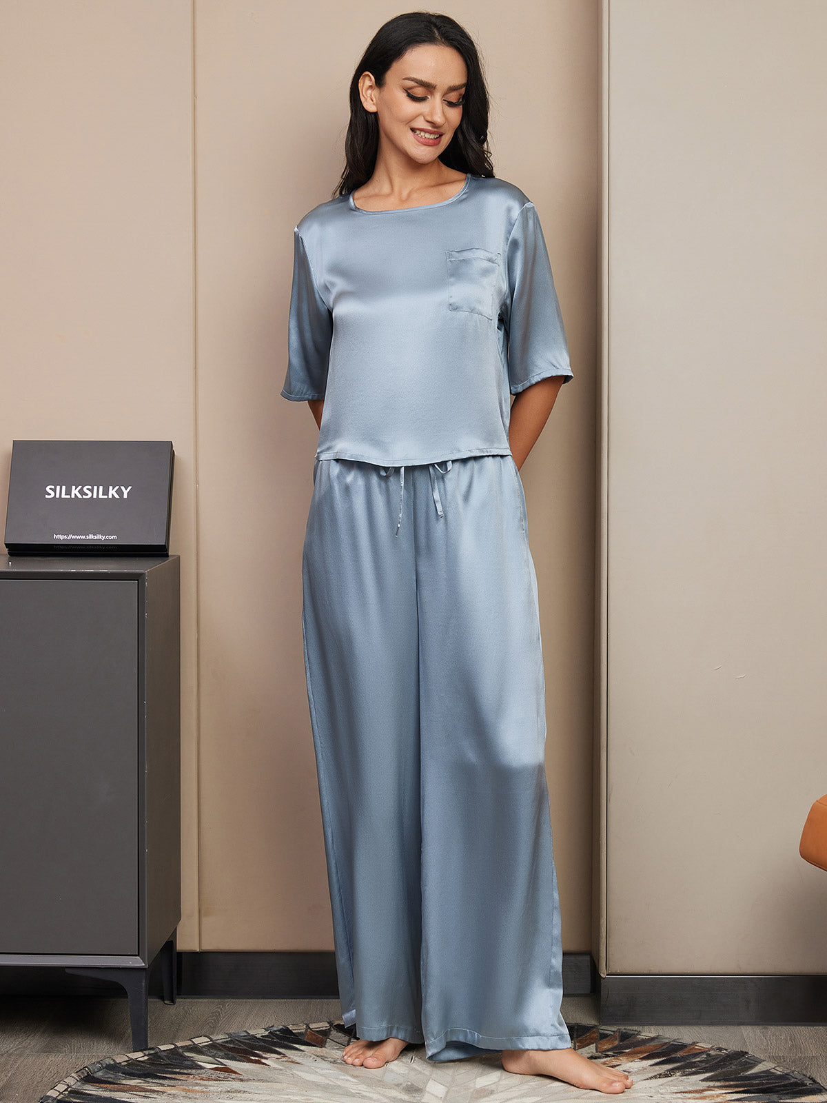 SilkSilky-UK-Pure-Silk-Half-Sleeve-Round-Neck-Women's-Pyjamas-Grayish-Blue-005