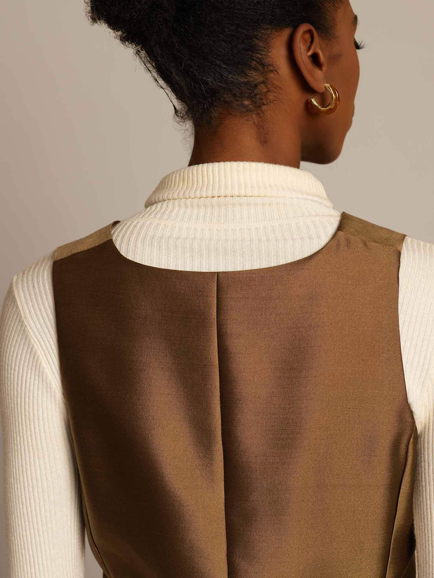 [Bronze] SilkSilky-UK 32Momme Silk-Wool Blend V Neck Women's Vest 004