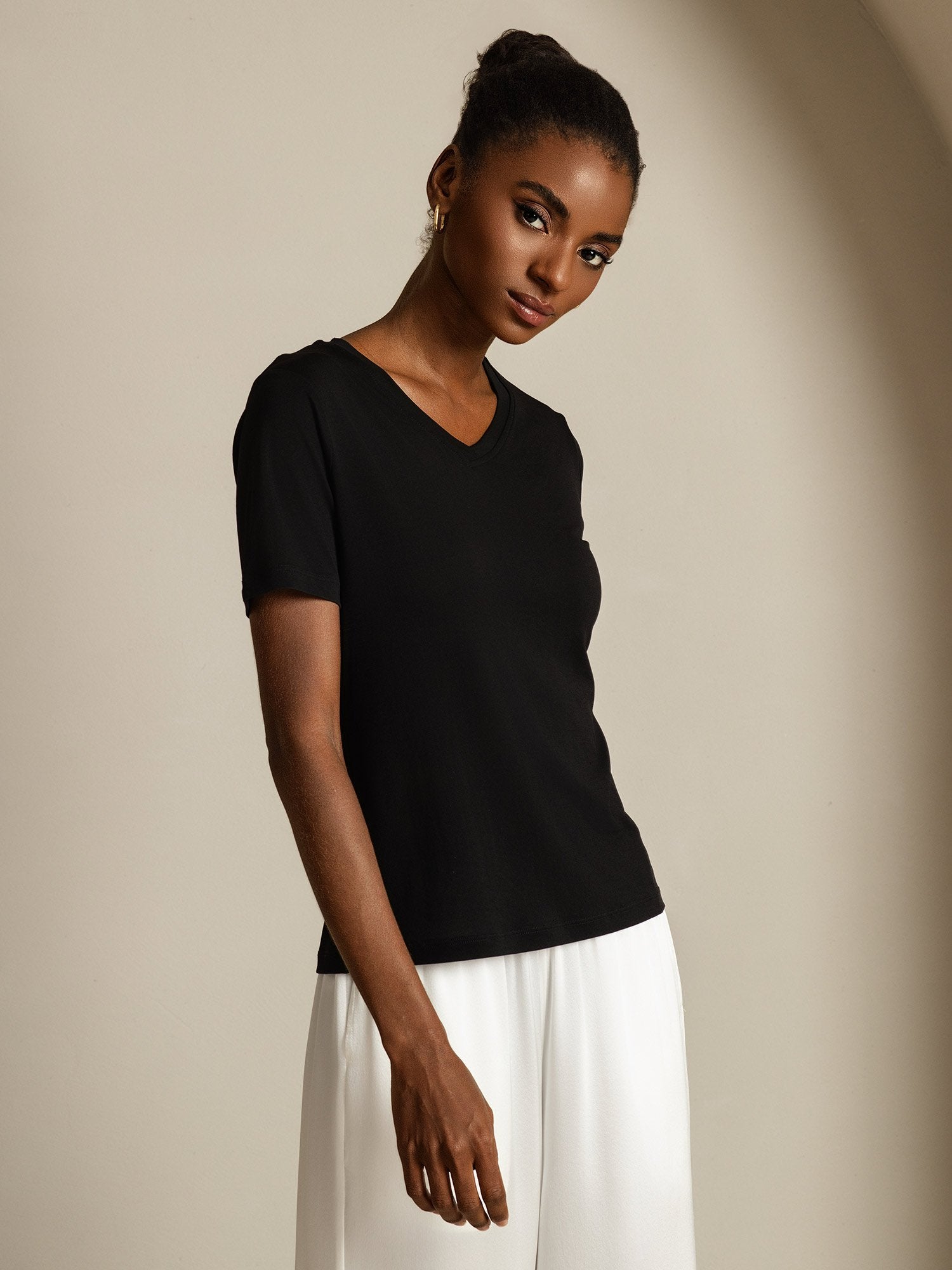 [Black] SilkSilky-UK Pure Silk V Neck Women's T-Shirt 003