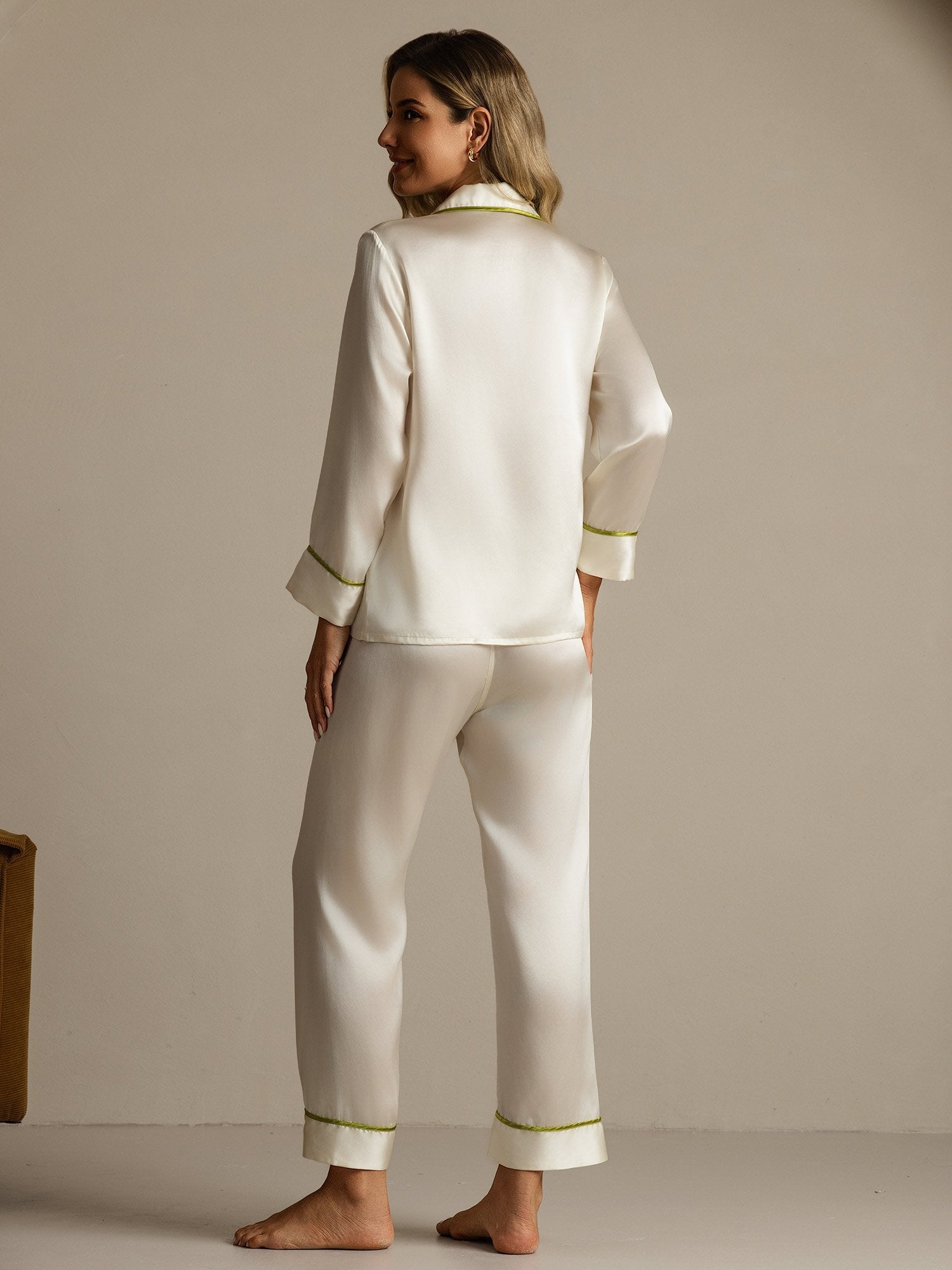 [White] SilkSilky-UK Pure Silk Collar Women's Pyjamas 002