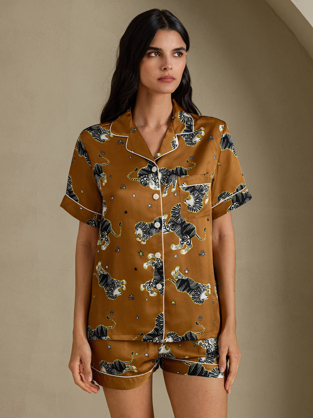 [Brown Lion] SilkSilky-UK Short Sleeve Notch Collar Women's Pyjamas 001