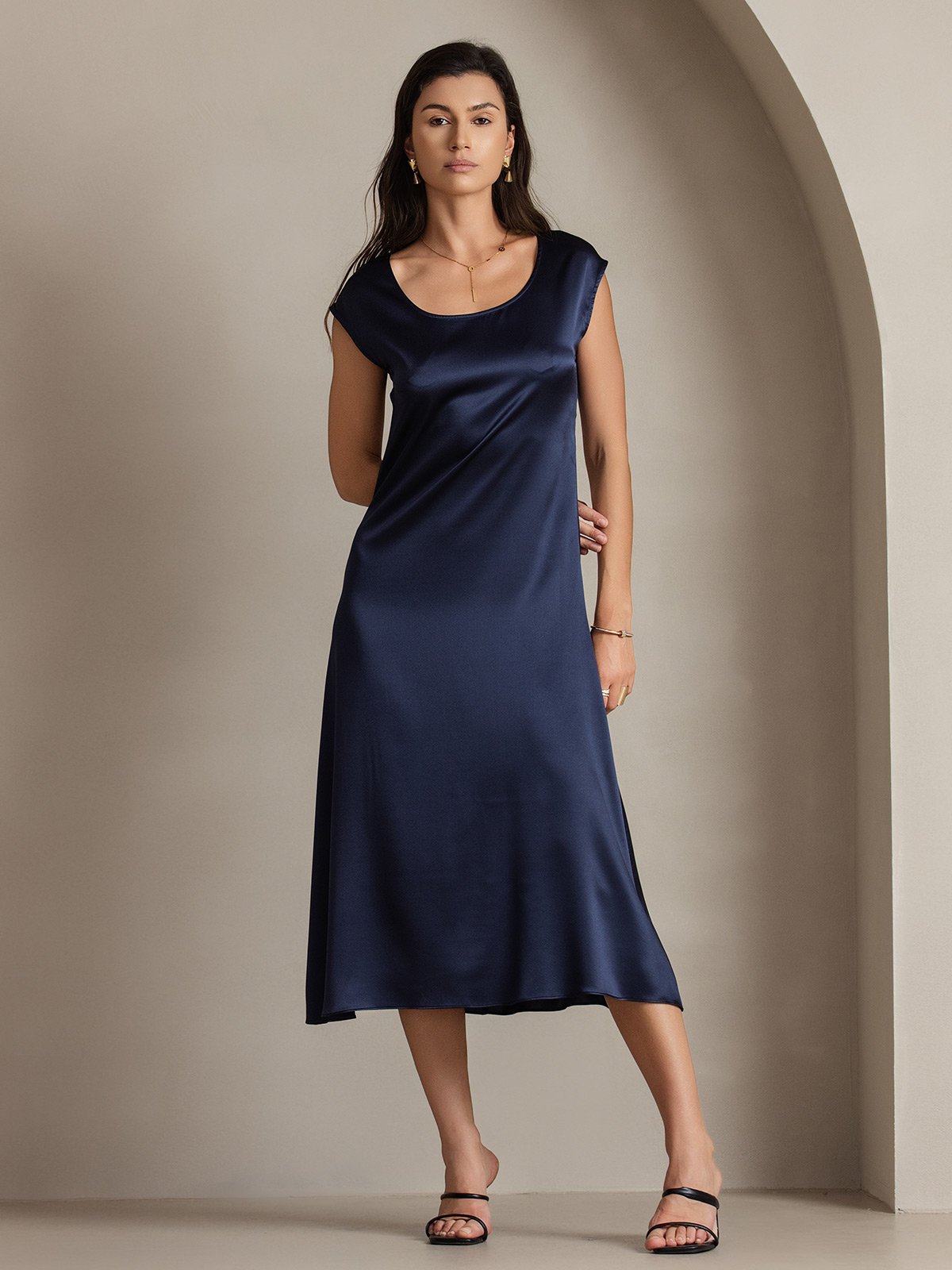 SilkSilky-UK 19Momme Silk Sleeveless Round Neck Dress DarkBlue 001