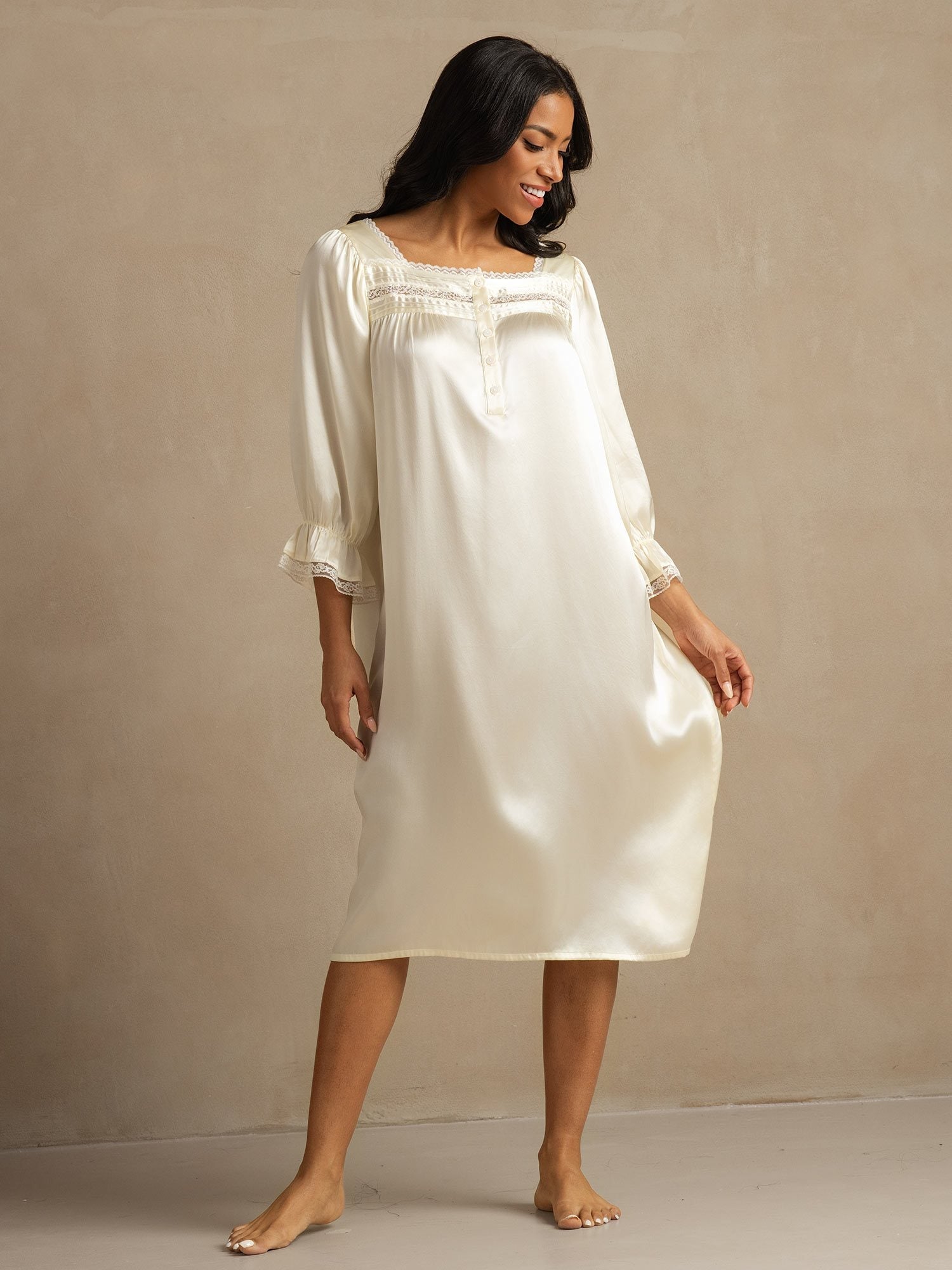[White] SilkSilky-UK Pure Silk Square Neck Nightdress 001