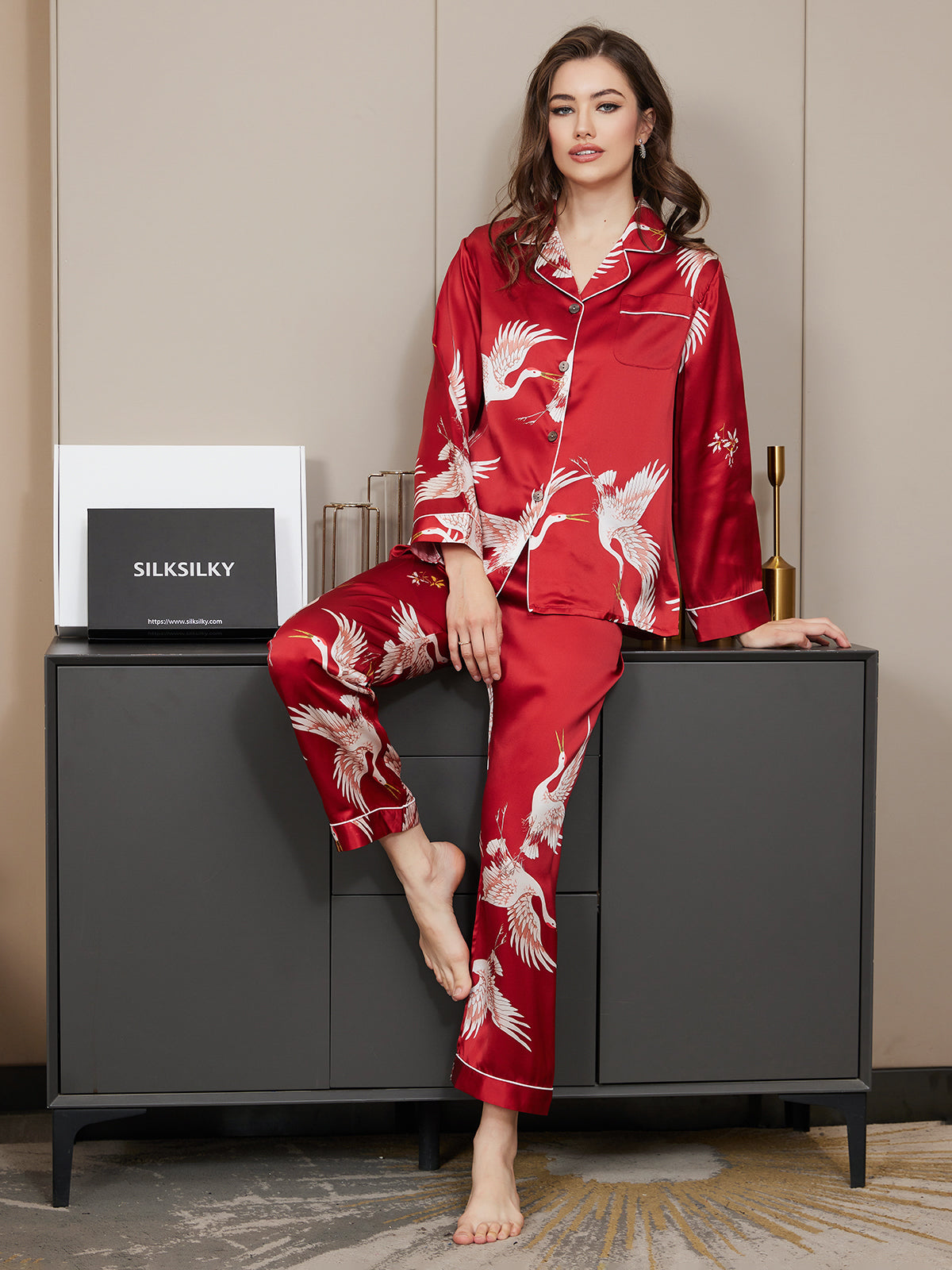 SilkSilky UK 19Momme Pure Silk Long Sleeve Lapel Women's Pyjamas DarkRed 001