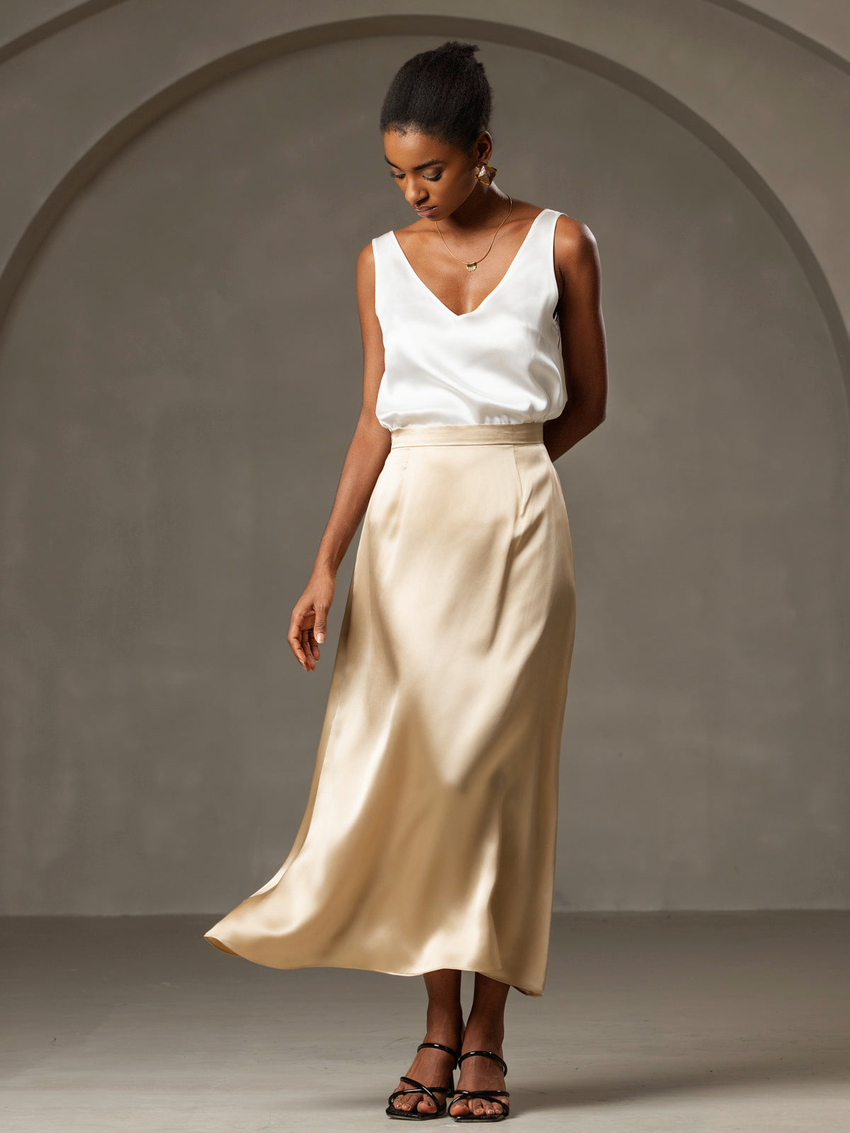 SilkSilky UK Pure Silk Sleeveless V Neck Camisole White 006