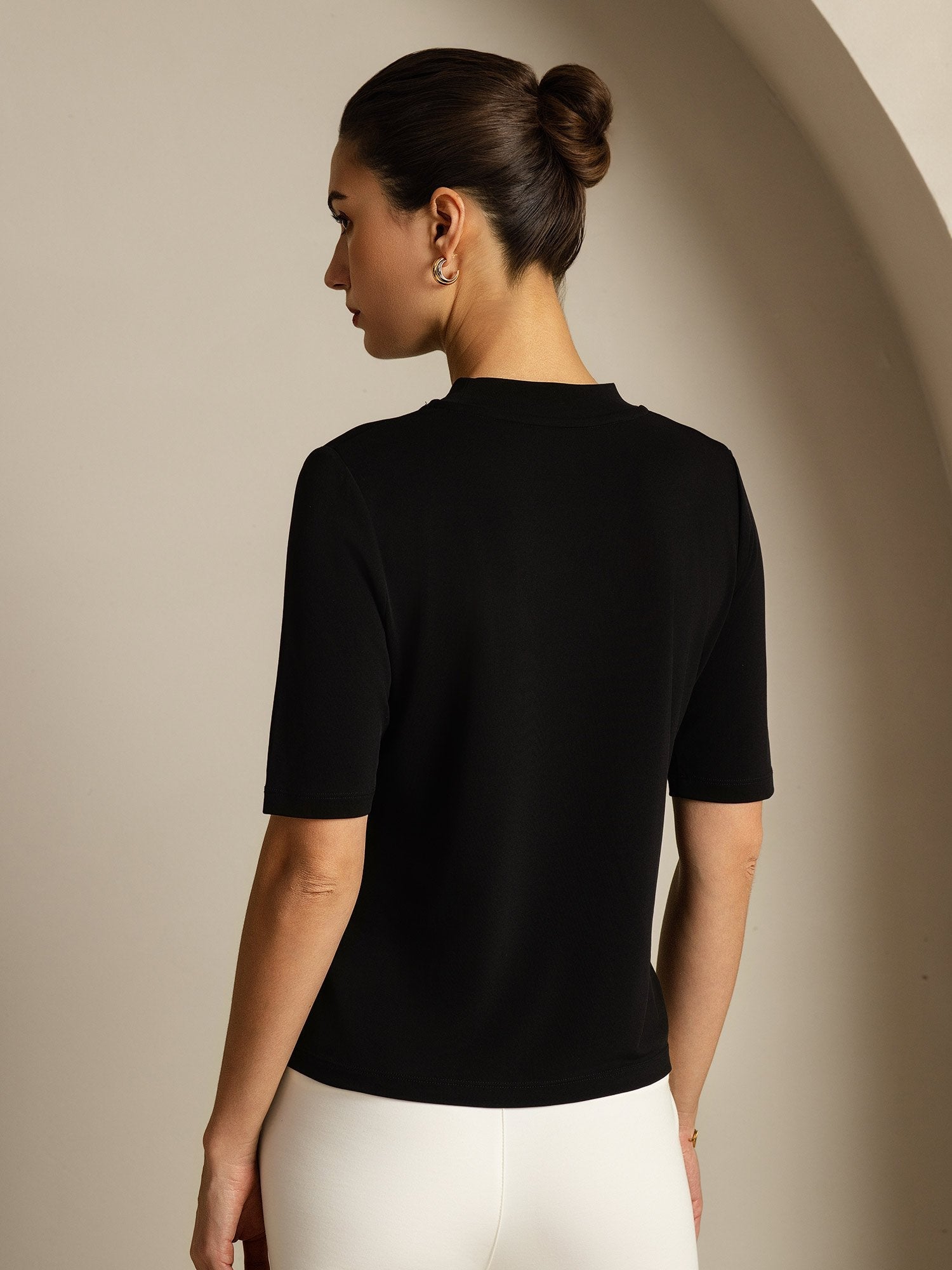 [Black] SilkSilky-UK Half Sleeve Crew Neck Women's T-Shirt 002