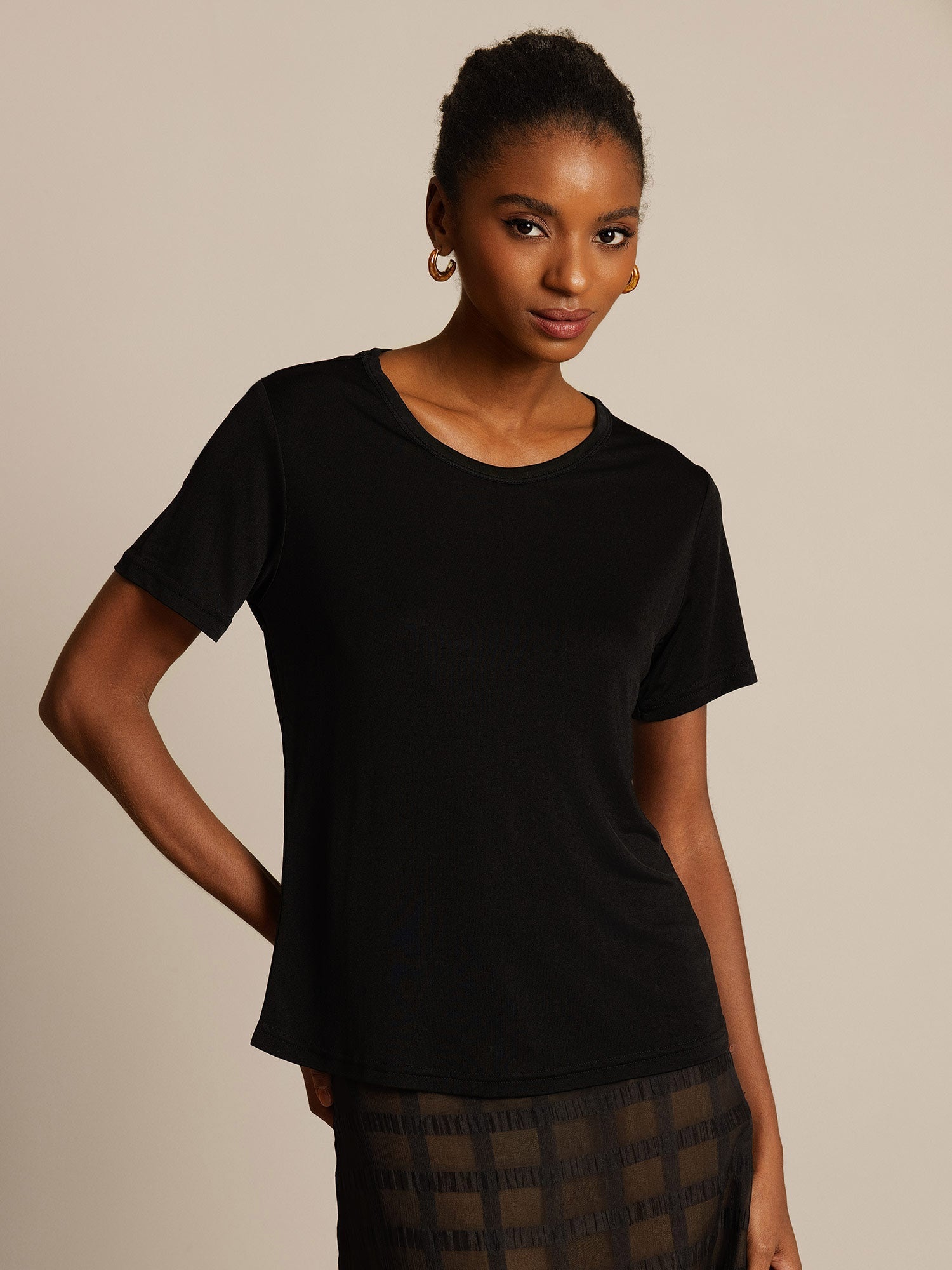 [Black] SilkSilky-UK Silk Knitted Round Neck Women's T-Shirt 003,