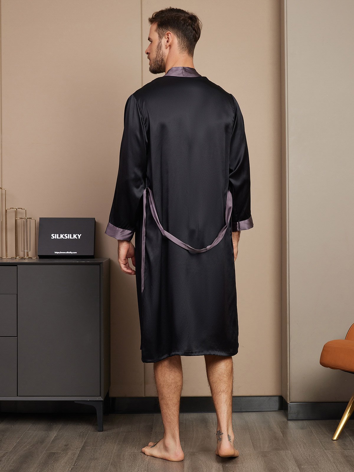 SilkSilky UK Pure Silk Long Sleeve Mens Robe Black 002