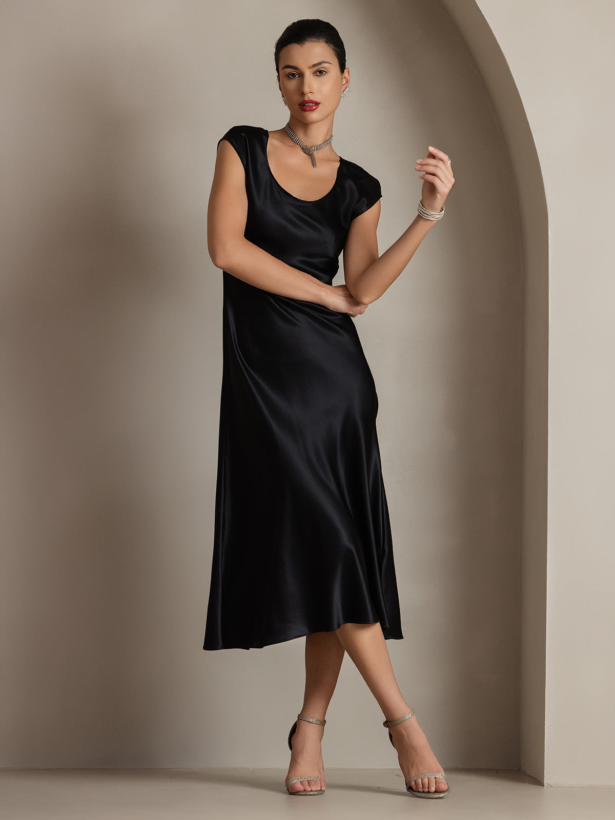 [Black] SilkSilky-UK 19Momme Silk Round Neck Dress 004