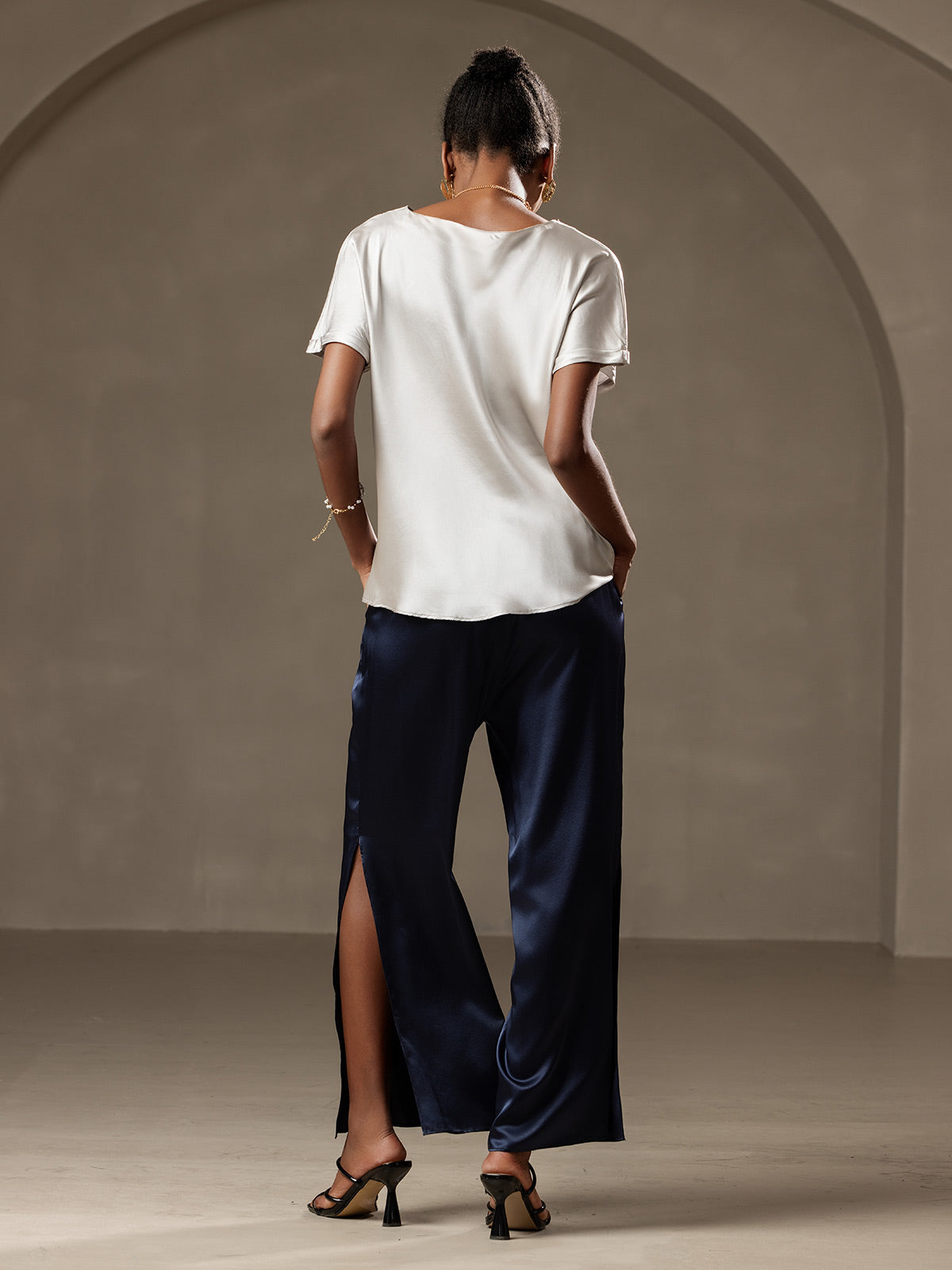 [Light Gray] SilkSilky-UK 19Momme Silk Short Sleeve Round Neck Women's T-Shirt 002