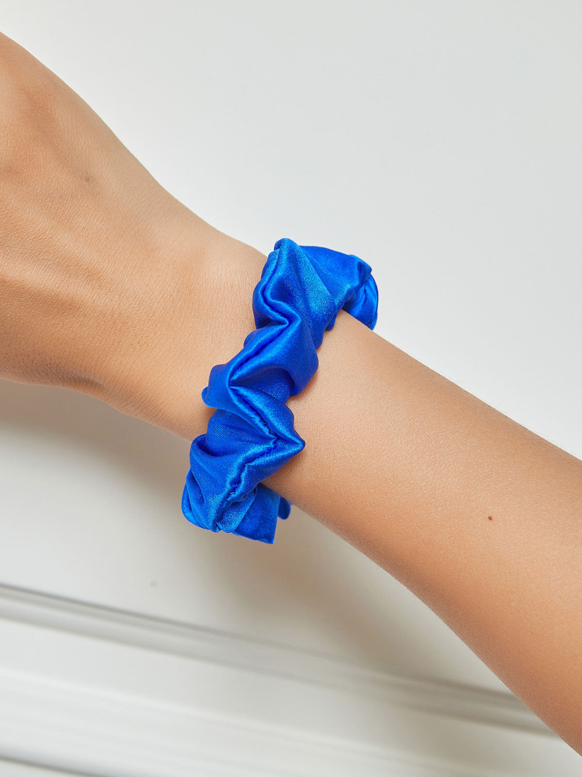 [Blue] SilkSilky-UK 19Momme Pure Silk Scrunchie 001