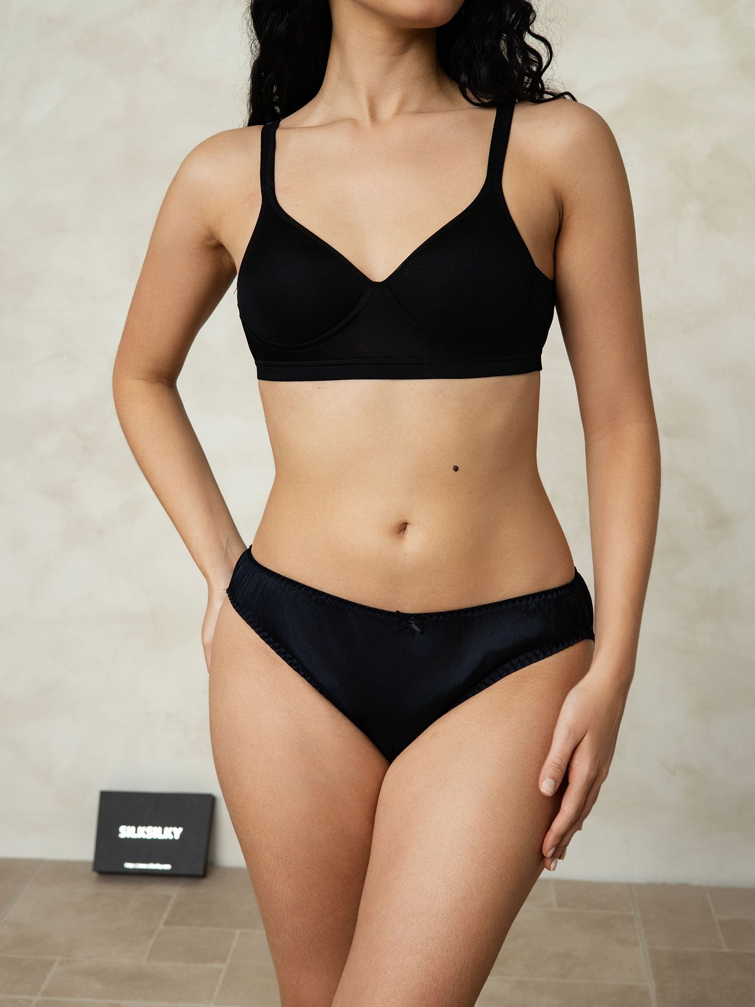 [Black] SilkSilky-UK Pure Silk Panty 004