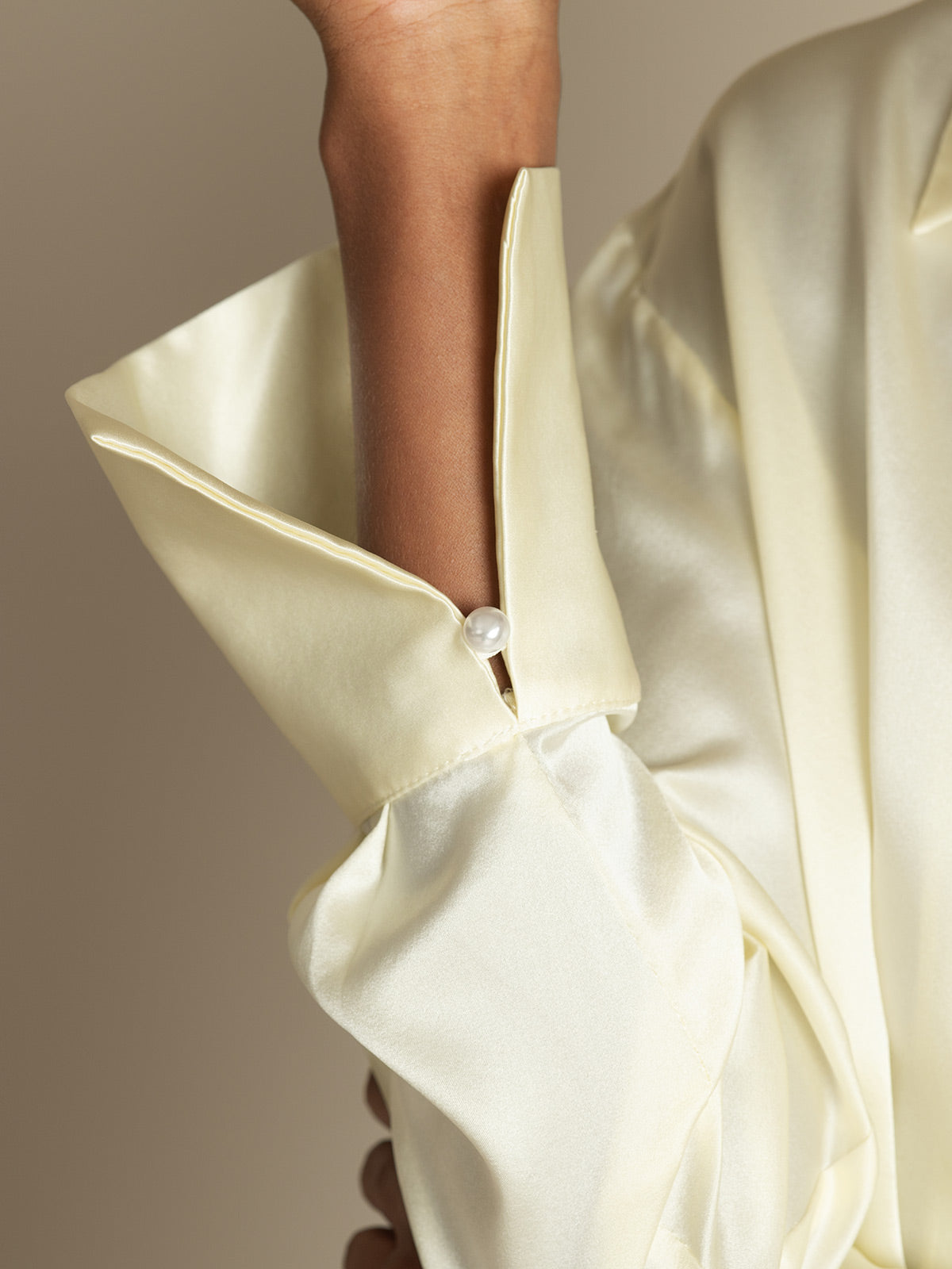 [Ivory] SilkSilky-UK 19Momme Silk Notch Collar Women's Shirt 004