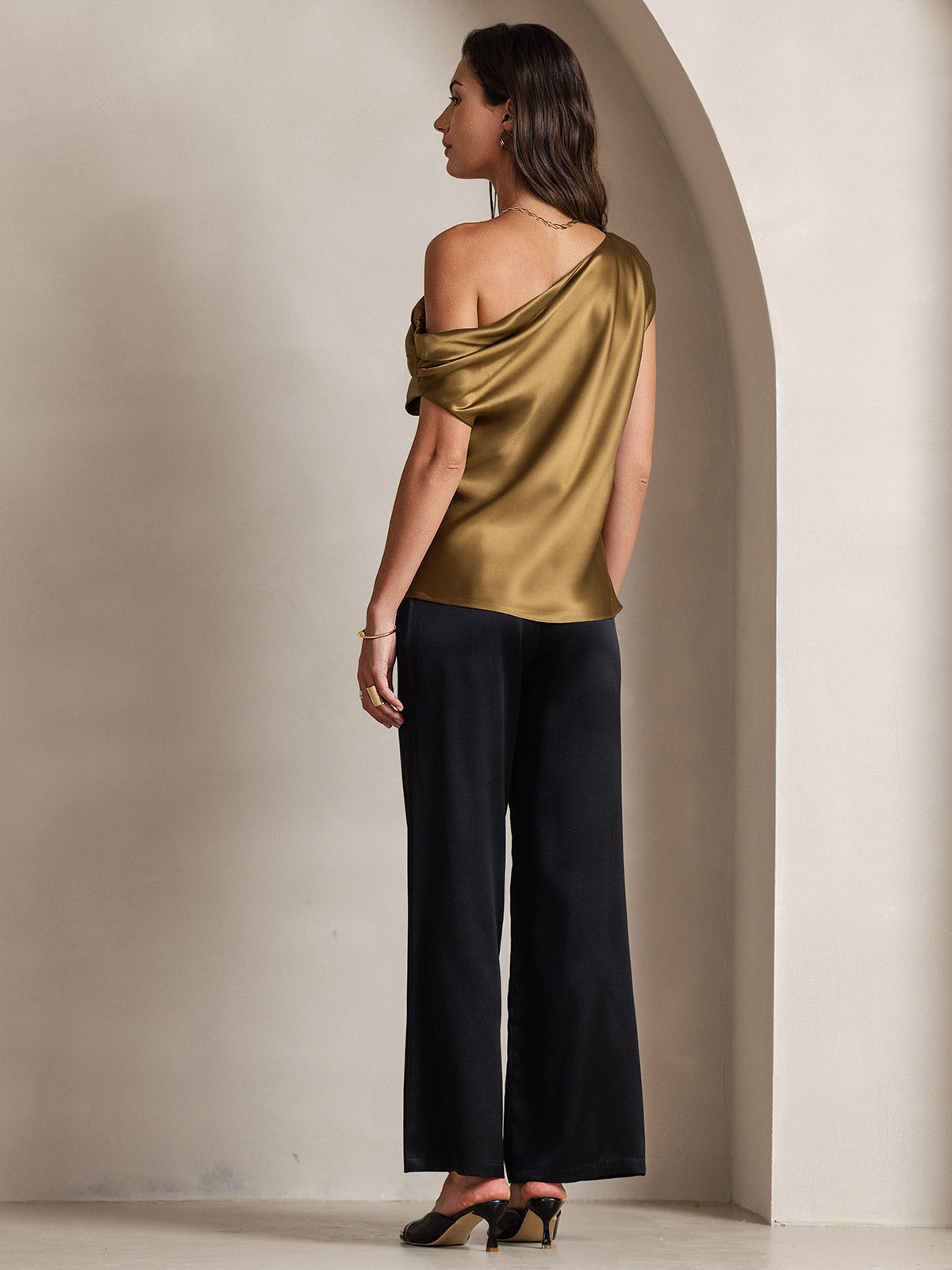 SilkSilky-UK 19Momme Silk Sleeveless One Shoulder Women's T-Shirt Brown 002