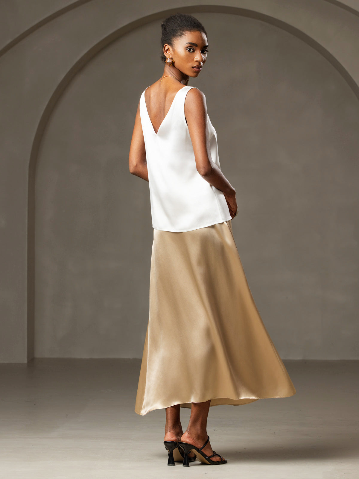 SilkSilky UK Pure Silk Sleeveless V Neck Camisole White 002