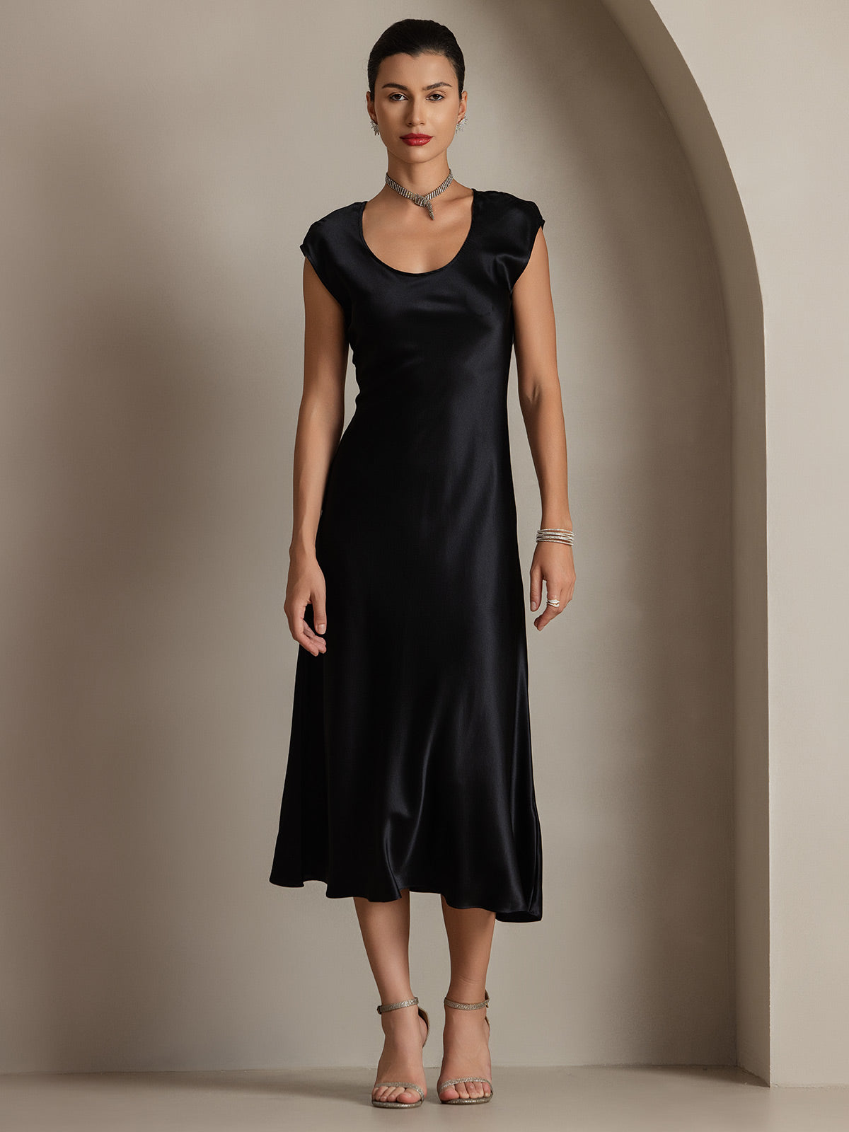 [Black] SilkSilky-UK 19Momme Silk Round Neck Dress 006