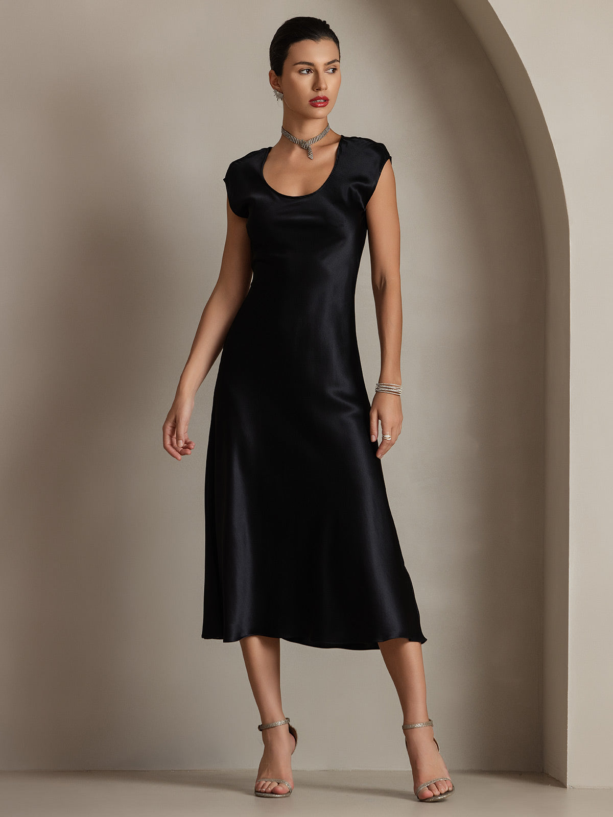 [Black] SilkSilky-UK 19Momme Silk Round Neck Dress 001