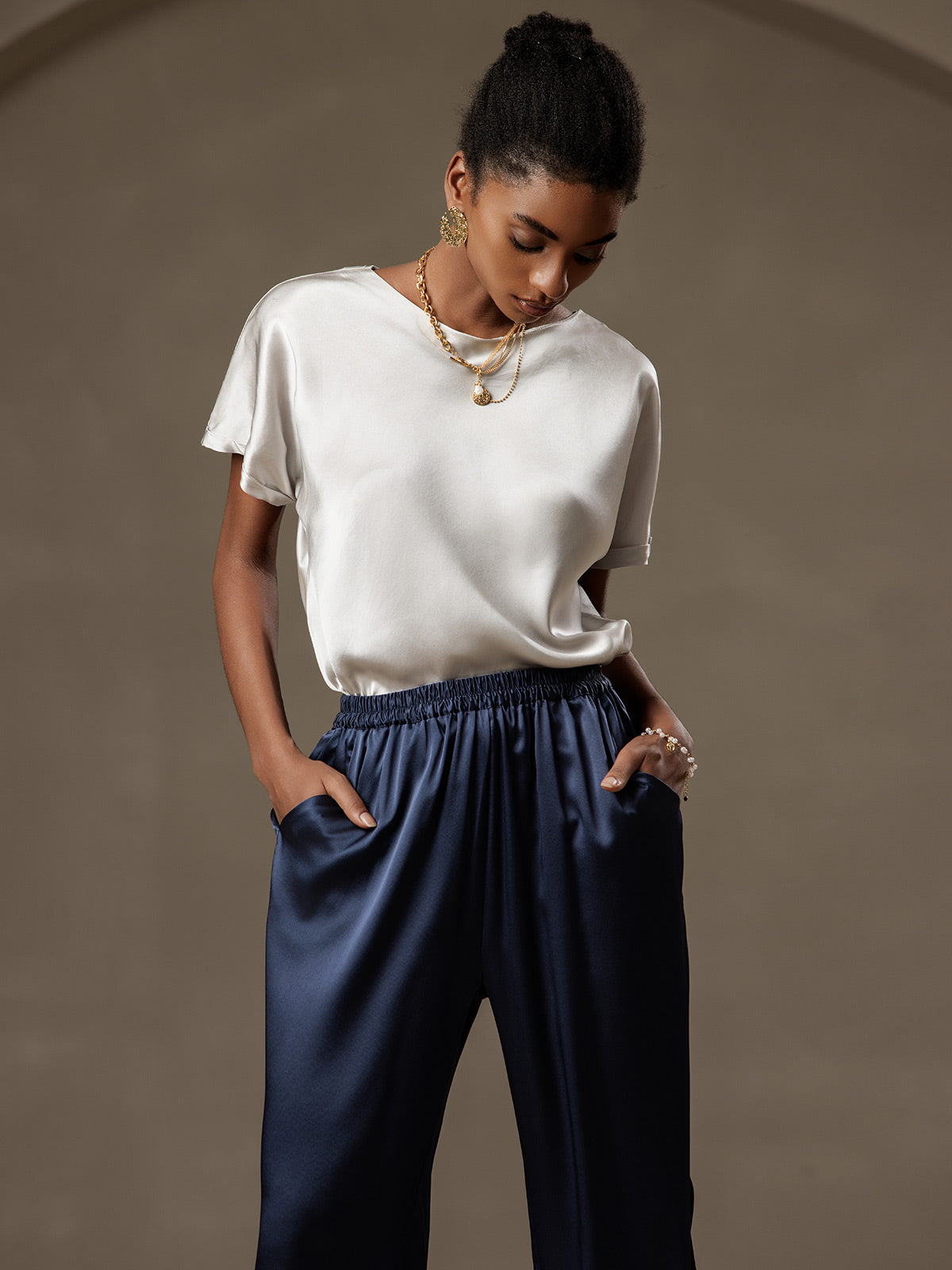 [Light Gray] SilkSilky-UK 19Momme Silk Short Sleeve Round Neck Women's T-Shirt 005