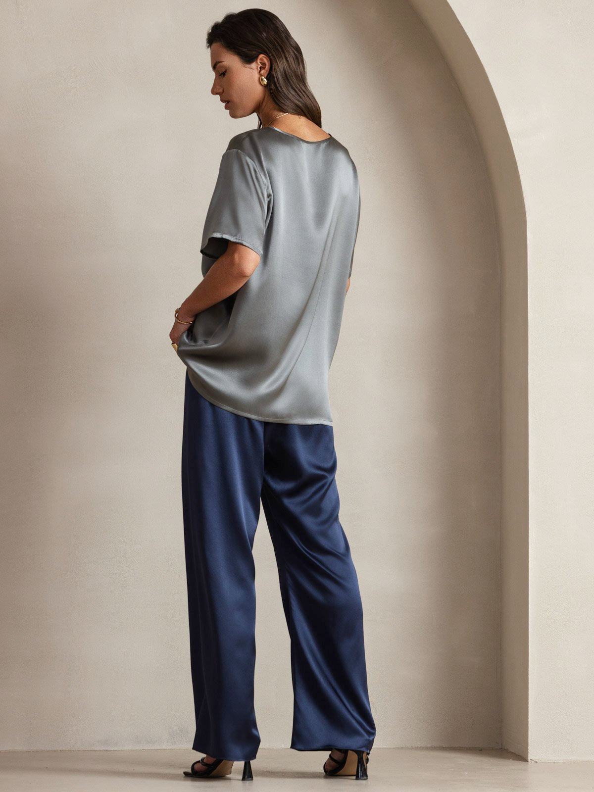 SilkSilky-UK Pure Silk Short Sleeve Round Neck Women's T-Shirt DarkGray 002