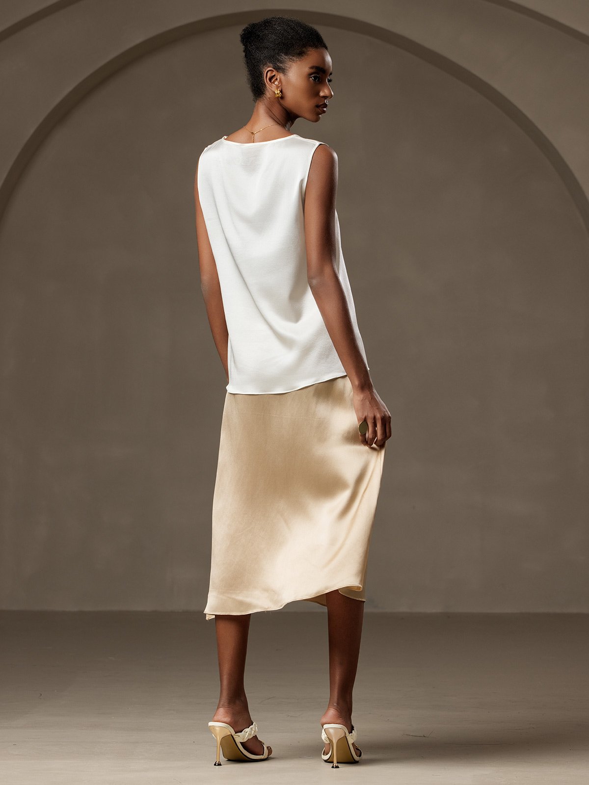[White] SilkSilky-UK 19Momme Silk Round Neck Camisole 002