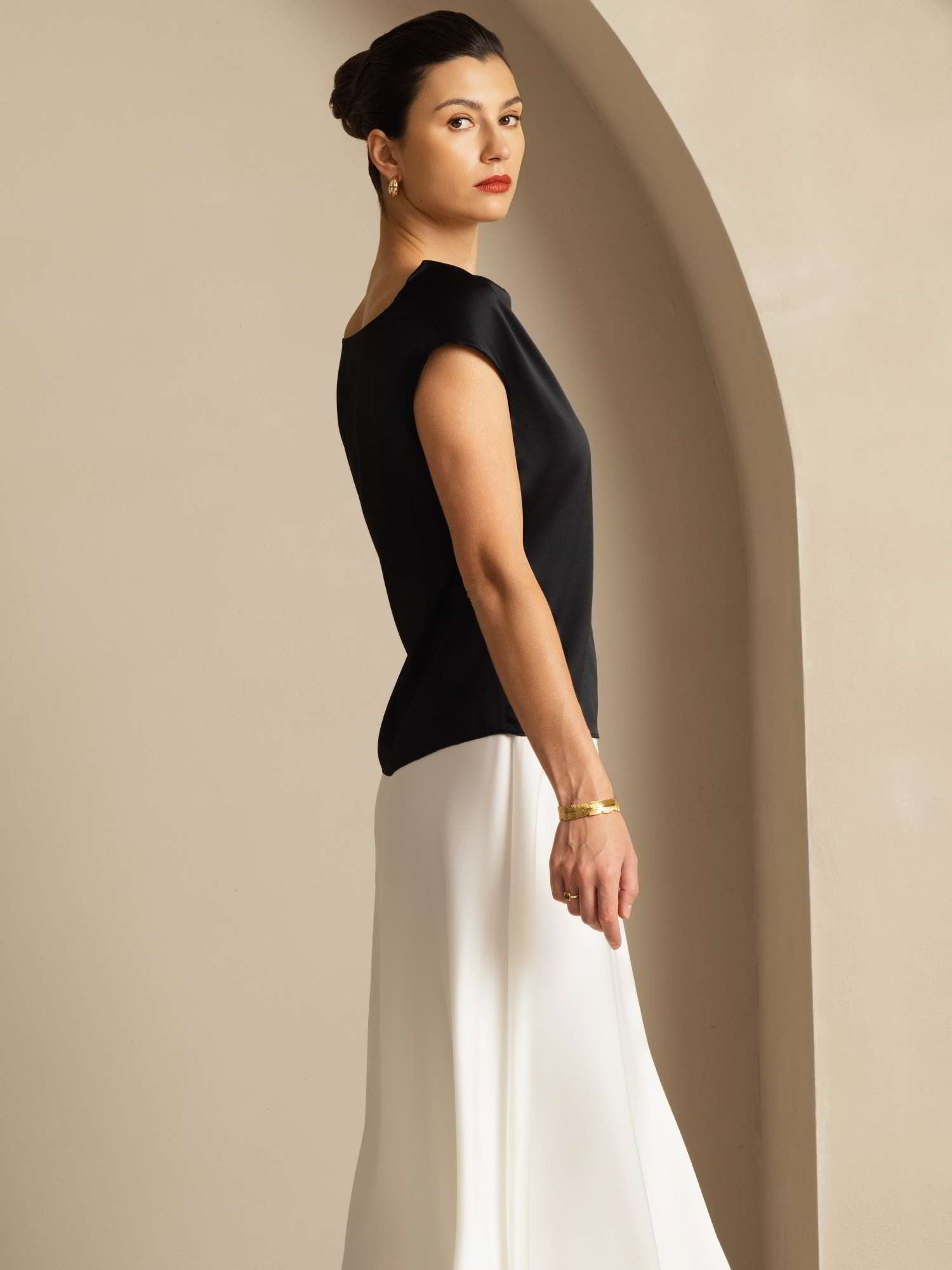 [Black] SilkSilky-UK 19Momme Silk Cap Sleeve Cowl Neck Women's T-Shirt 002