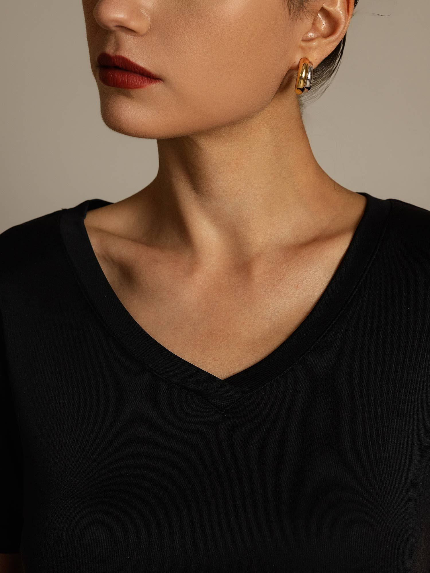[Black] SilkSilky-UK Pure Silk V Neck Women's T-Shirt 004