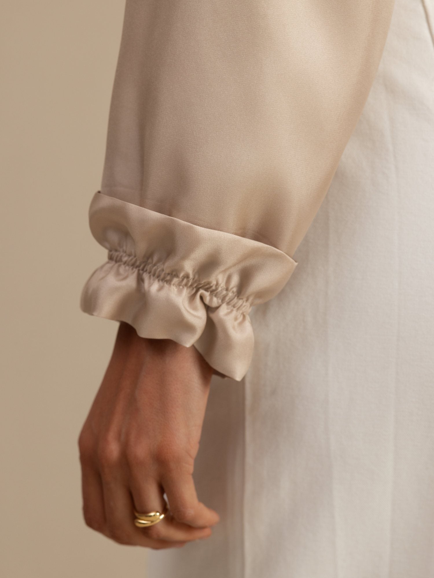 [Tan] SilkSilky-UK 18Momme Silk Satin Surah Long Sleeve High Neck Women's Outerwear 006