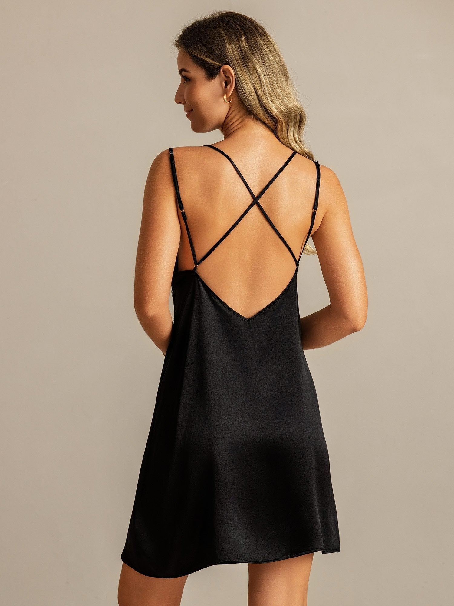 [Black] SilkSilky-UK Spaghetti Strap V Neck Nightdress 002
