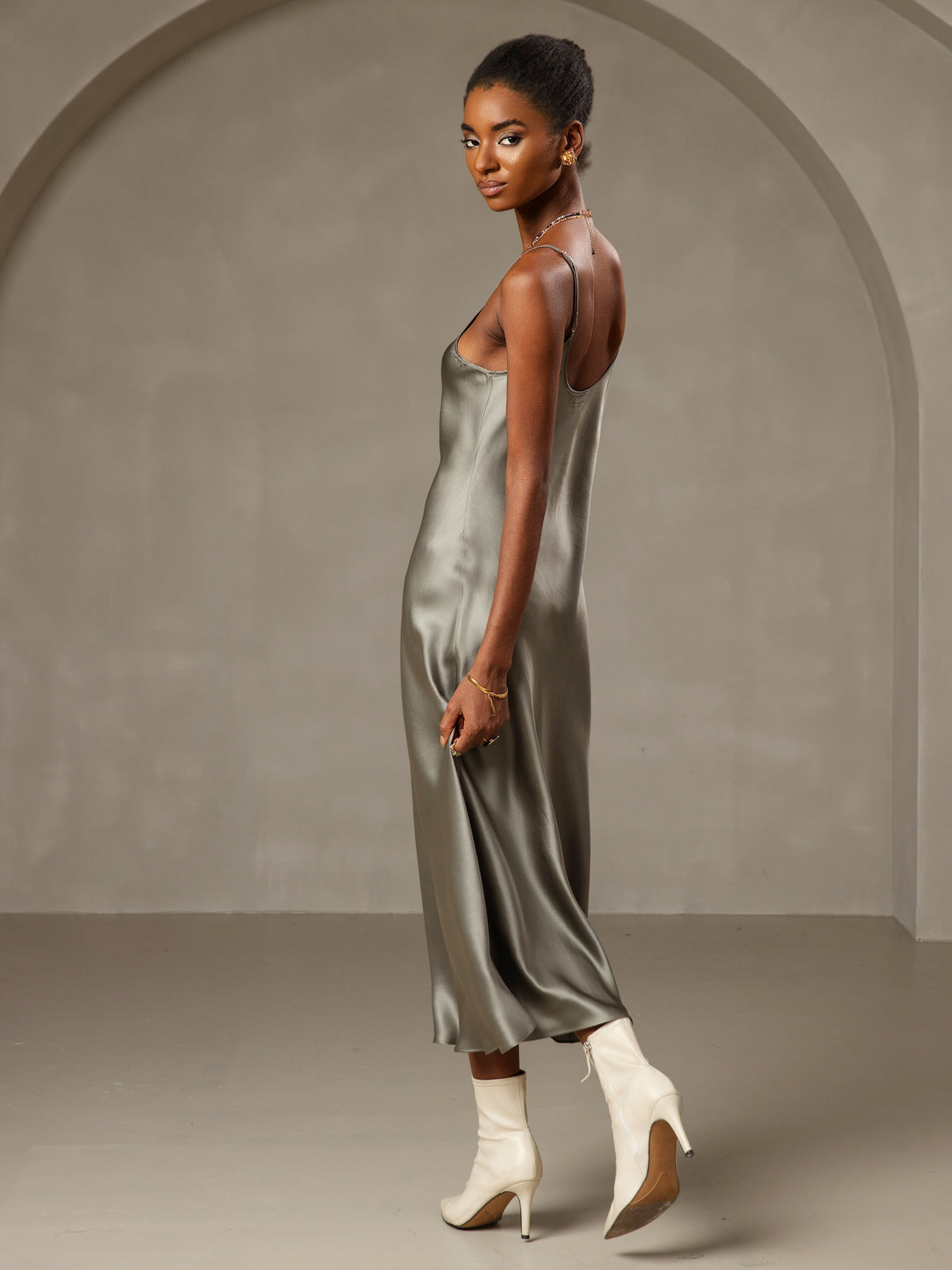 [Grayish Green] SilkSilky-UK Pure Silk Round Neck Dress 002