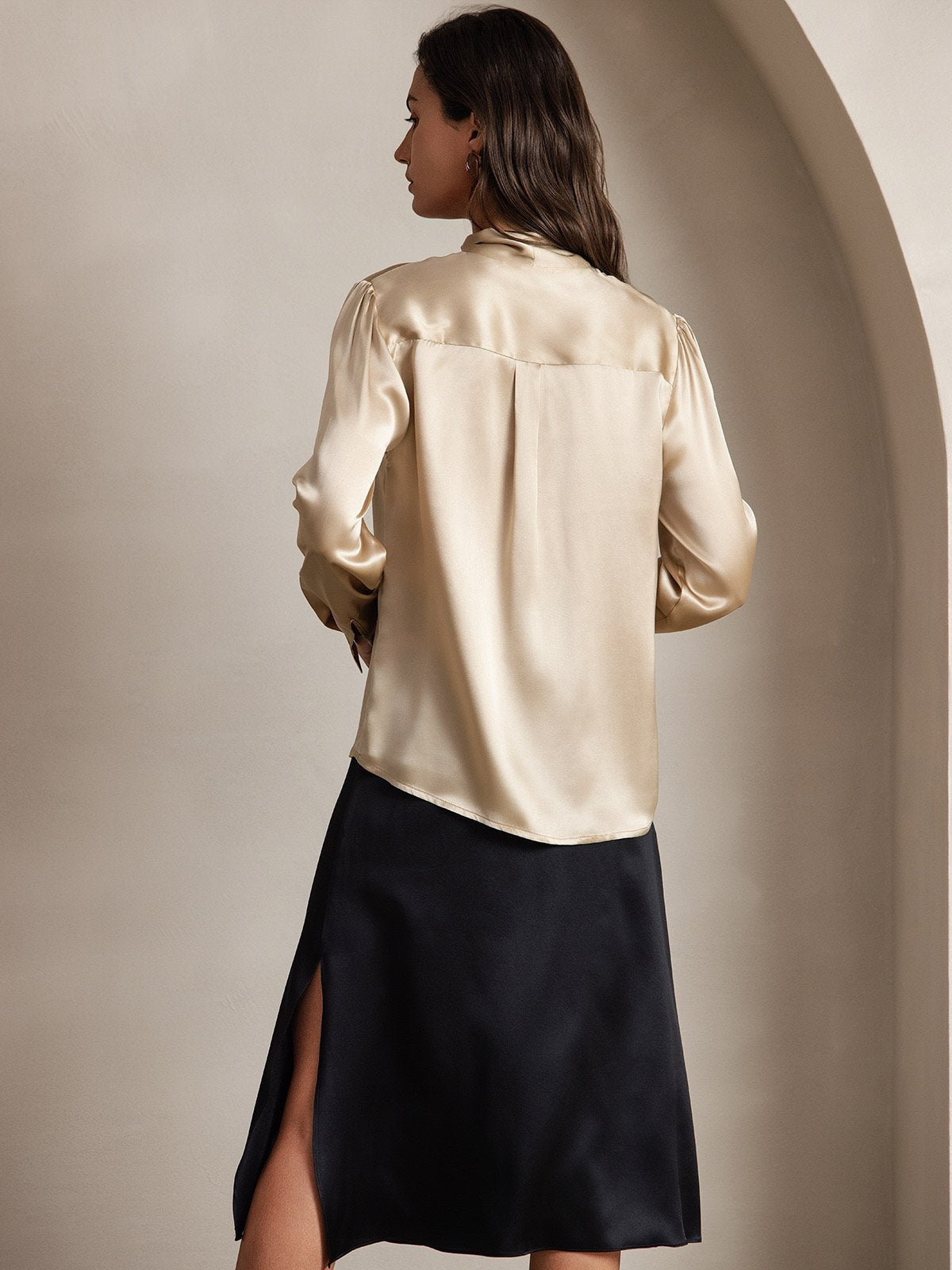 [Champagne] SilkSilky-UK 19Momme Silk Long Sleeve Tie Neck Women's Shirt 002