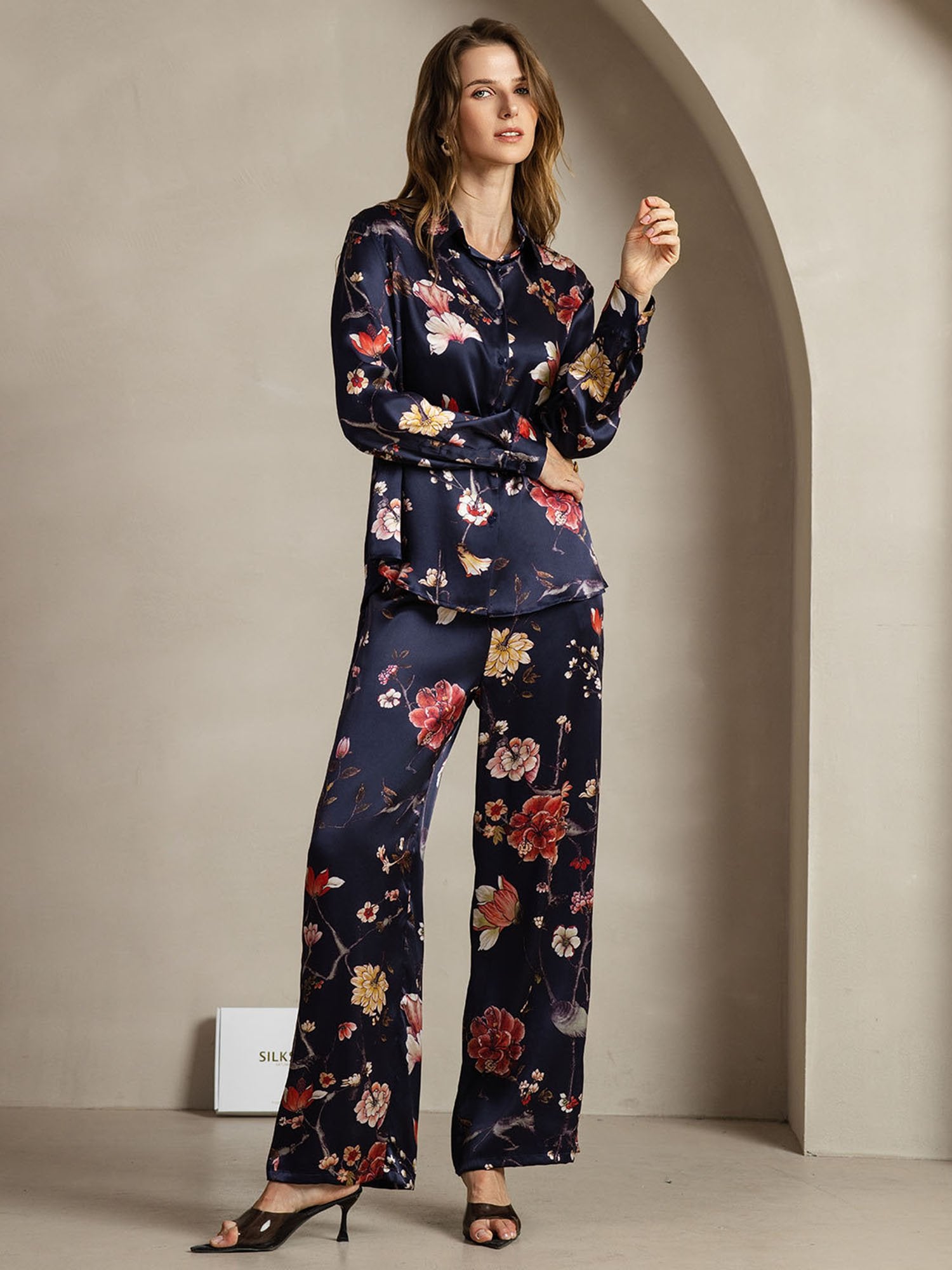 [NavyFloral] SilkSilky-UK 19Momme Silk Collar Women''s Outfit Sets 004