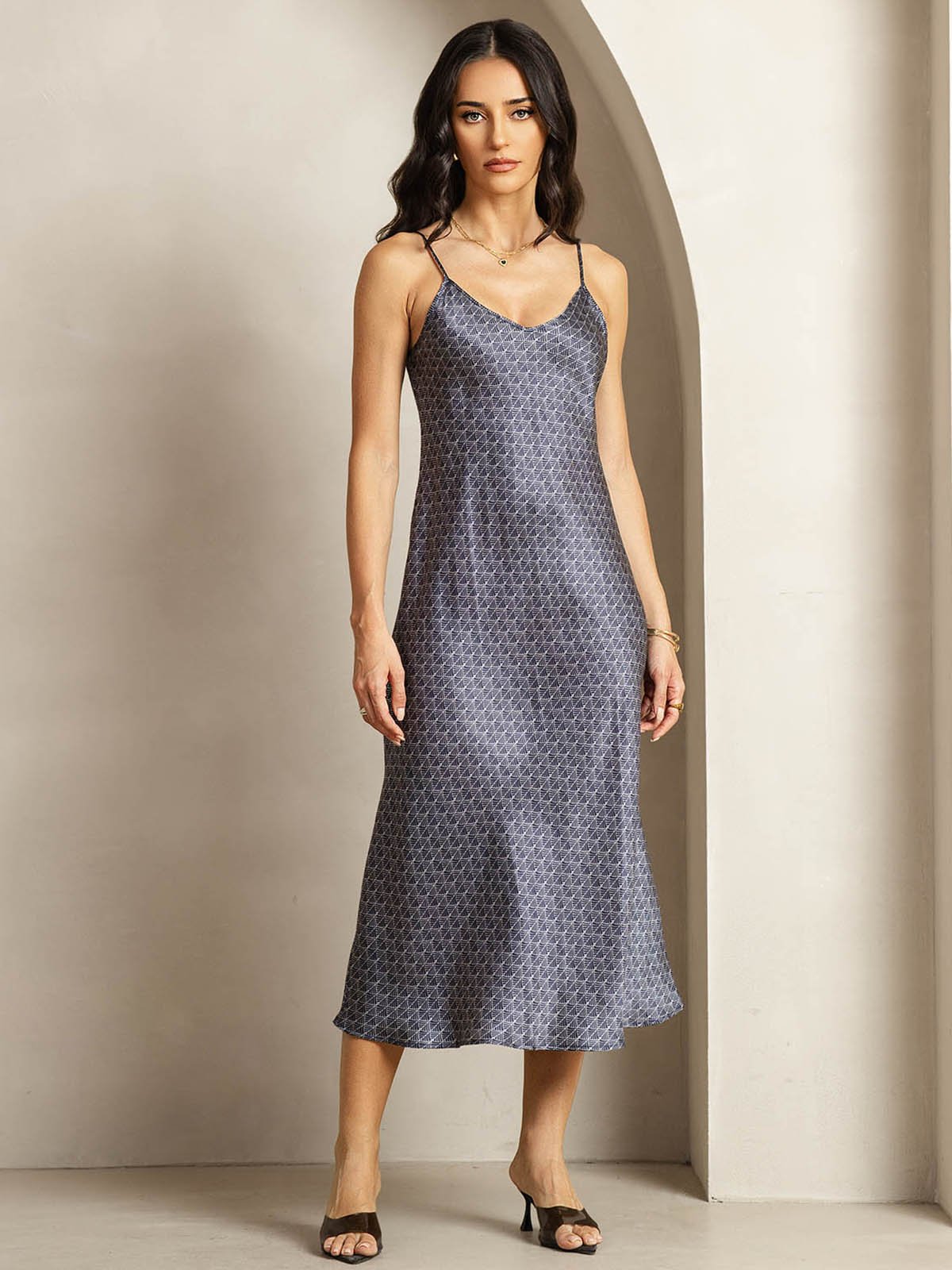 [Navy Ginkgo] SilkSilky-UK 19Momme Silk V Neck Dress 004