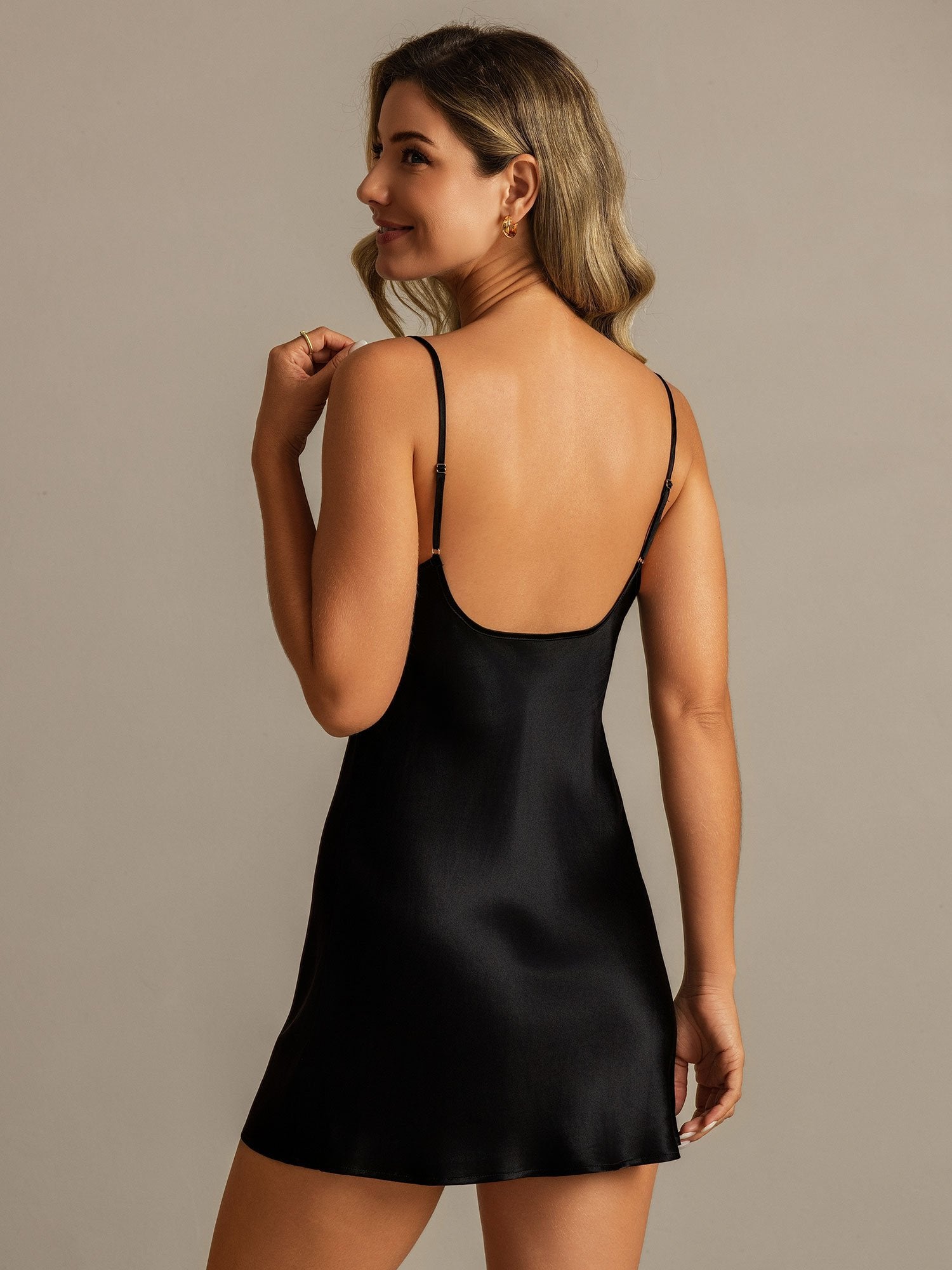 [Black] SilkSilky-UK Spaghetti Strap V Neck Nightdress 002