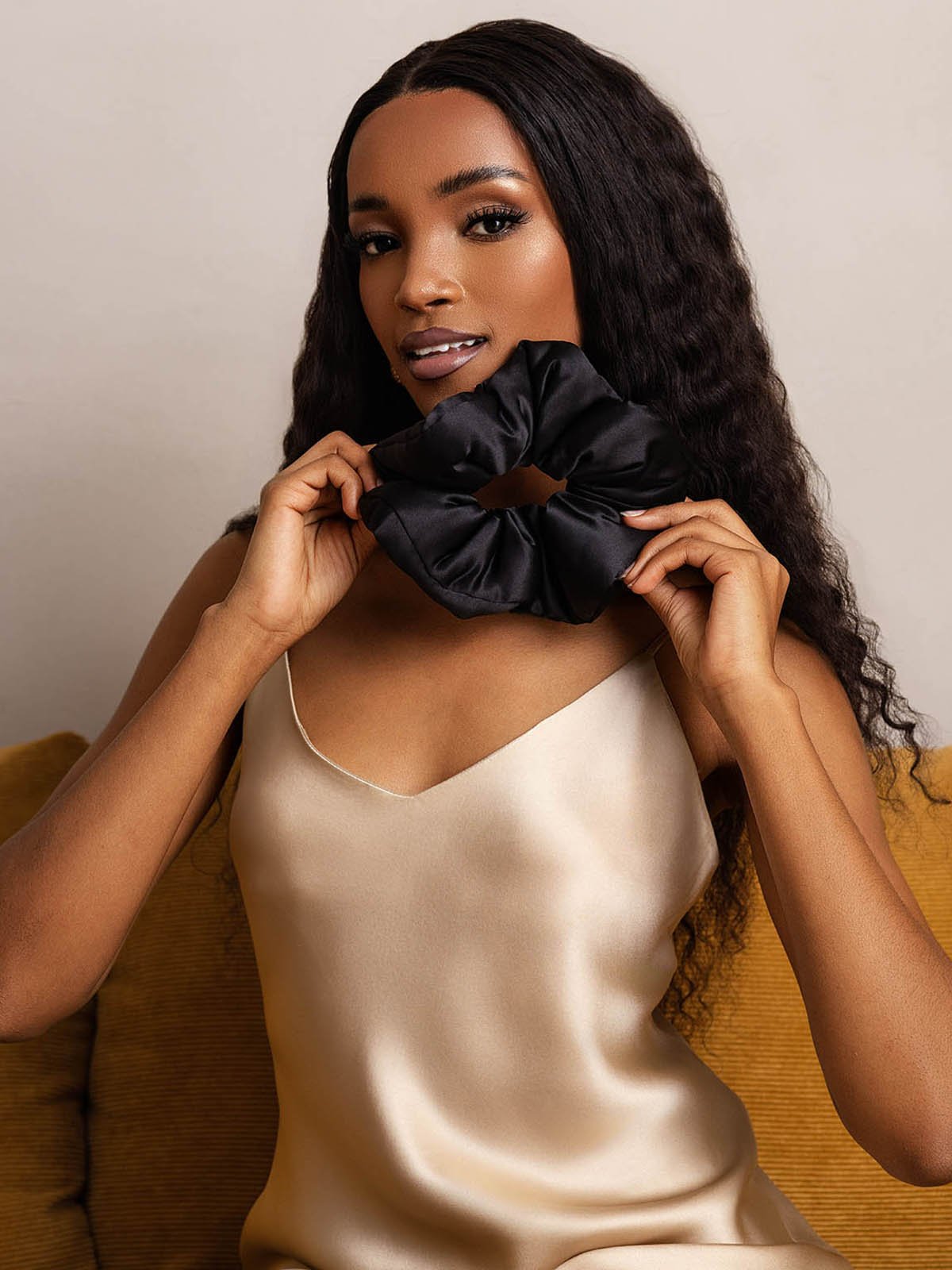 [Black] SilkSilky-UK Pure Silk Scrunchie 003