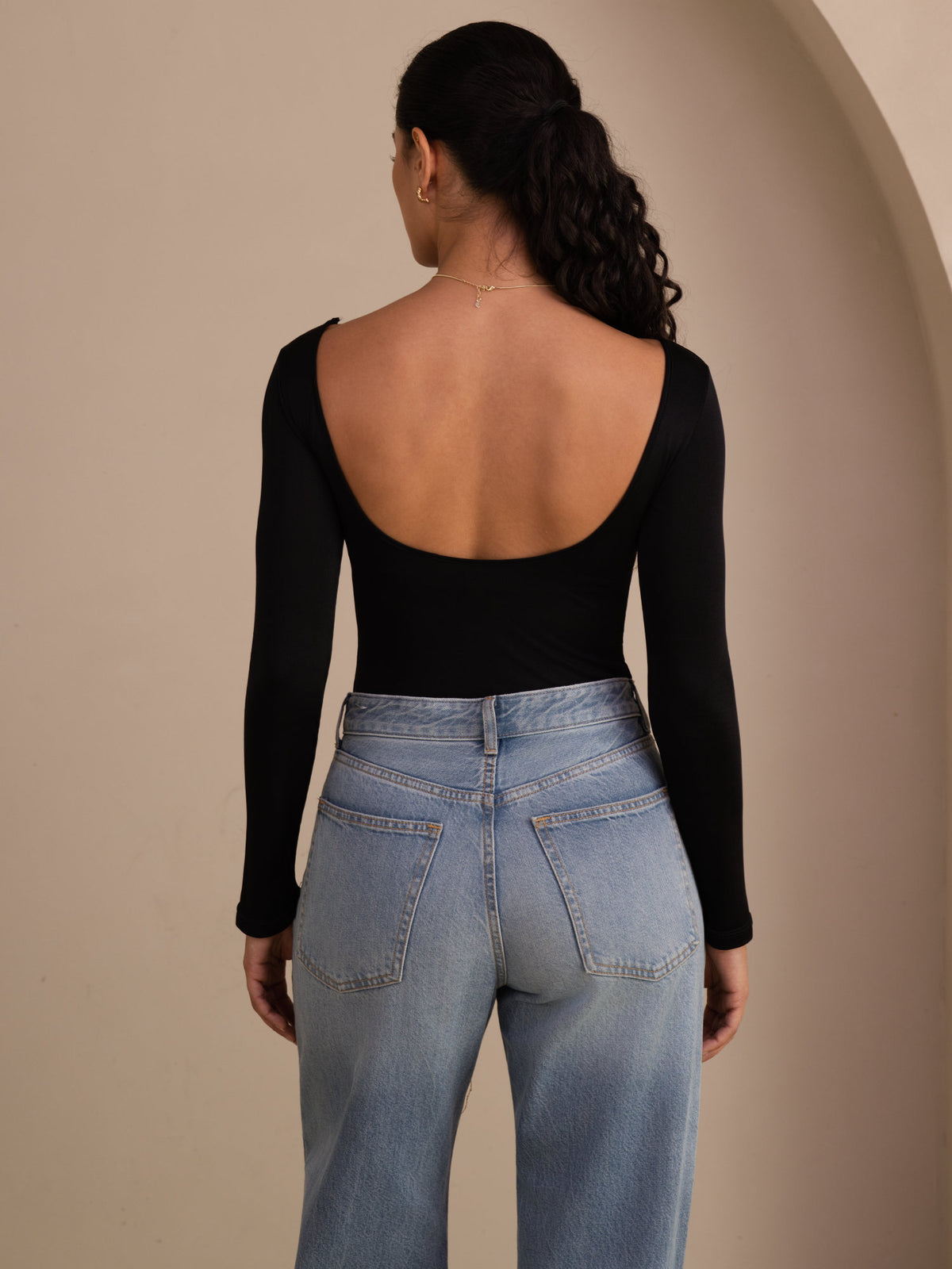 [Black] SilkSilky-UK Long Sleeve U Neck Women's T-Shirt 002